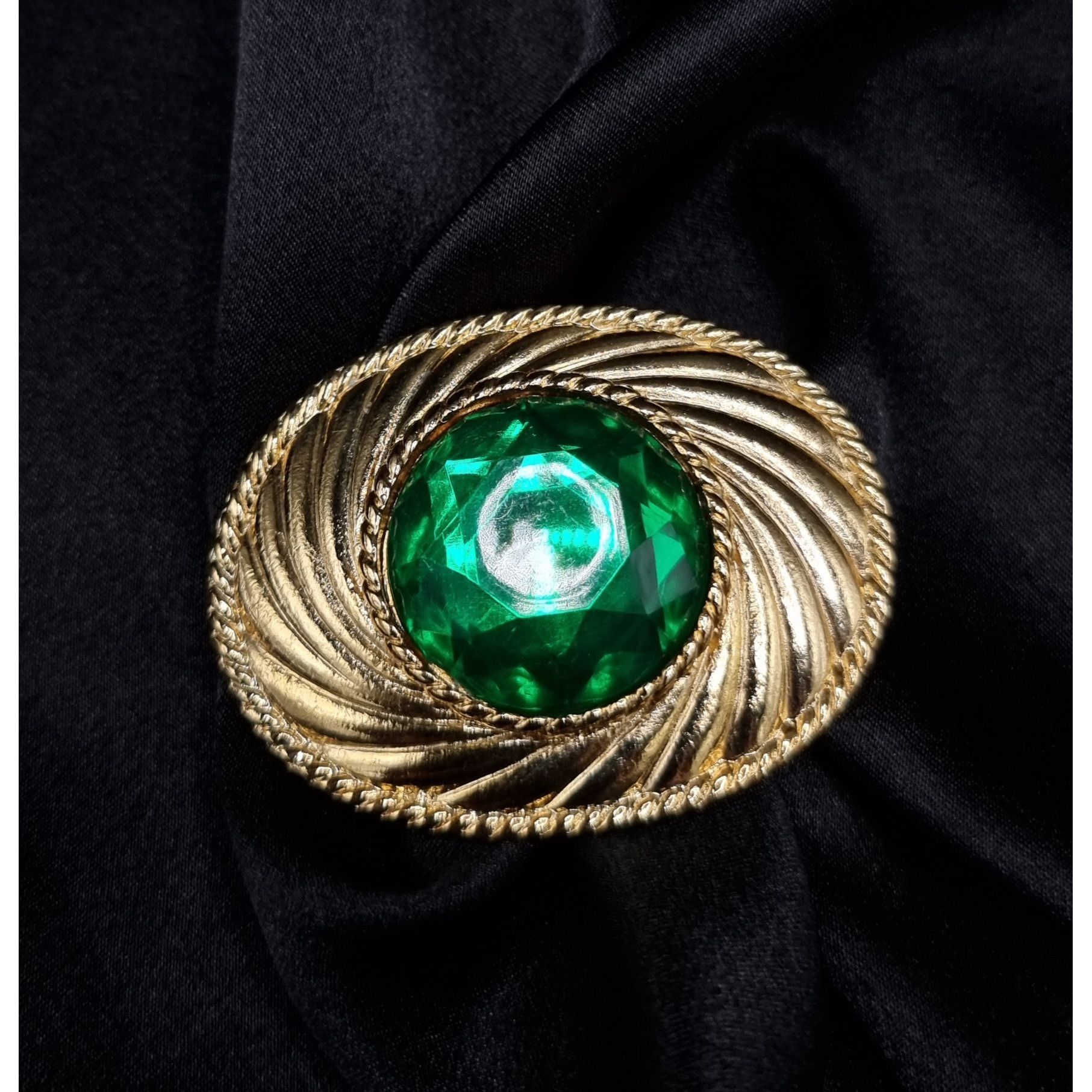 Vintage Vintage 1980's Parfums Ungaro Paris Brooch With Large Green Size ONE SIZE - 2 Thumbnail