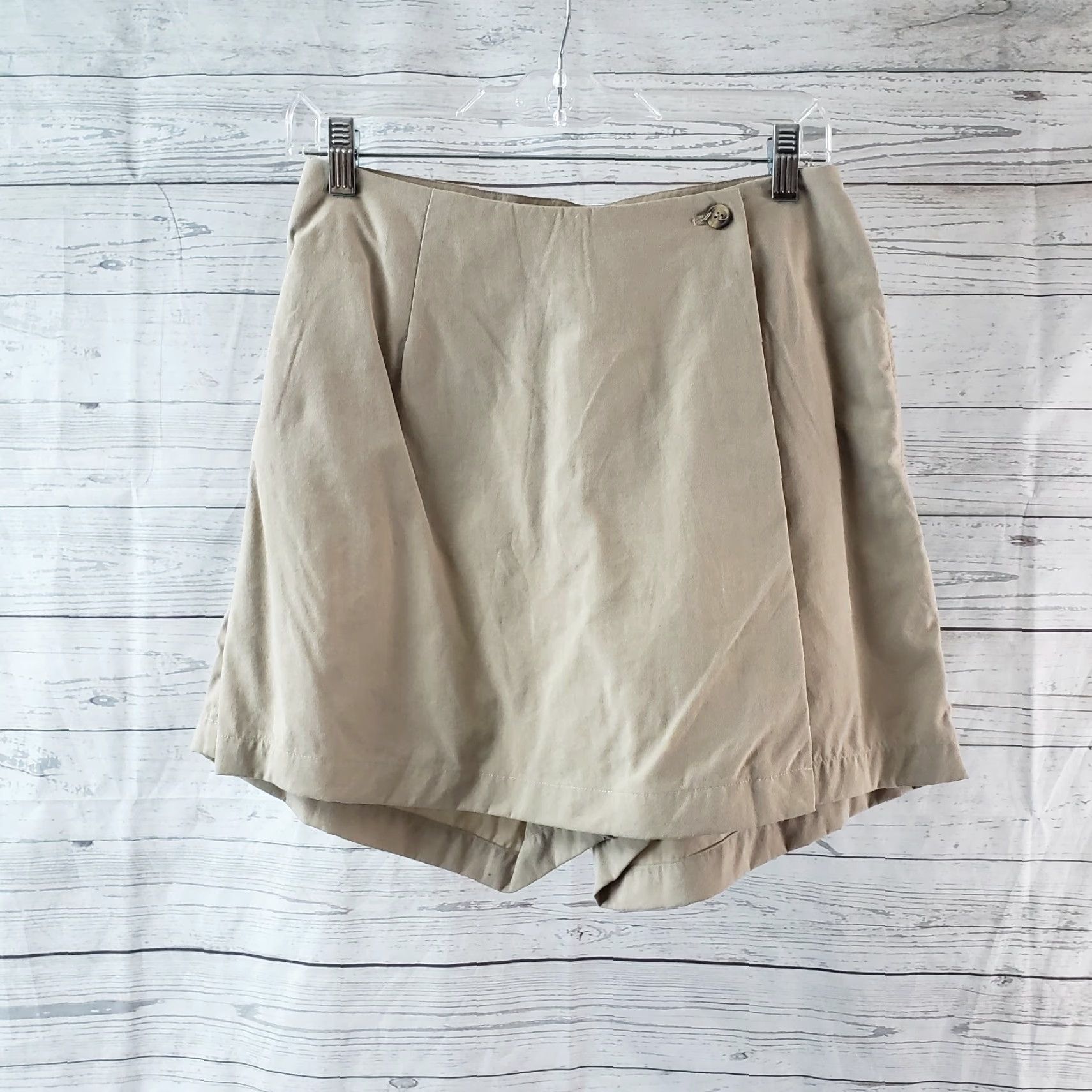 The North Face North Face Skort Womens Sz 8 Tan Nylon Wrap Front Pockets Size ONE SIZE - 2 Thumbnail