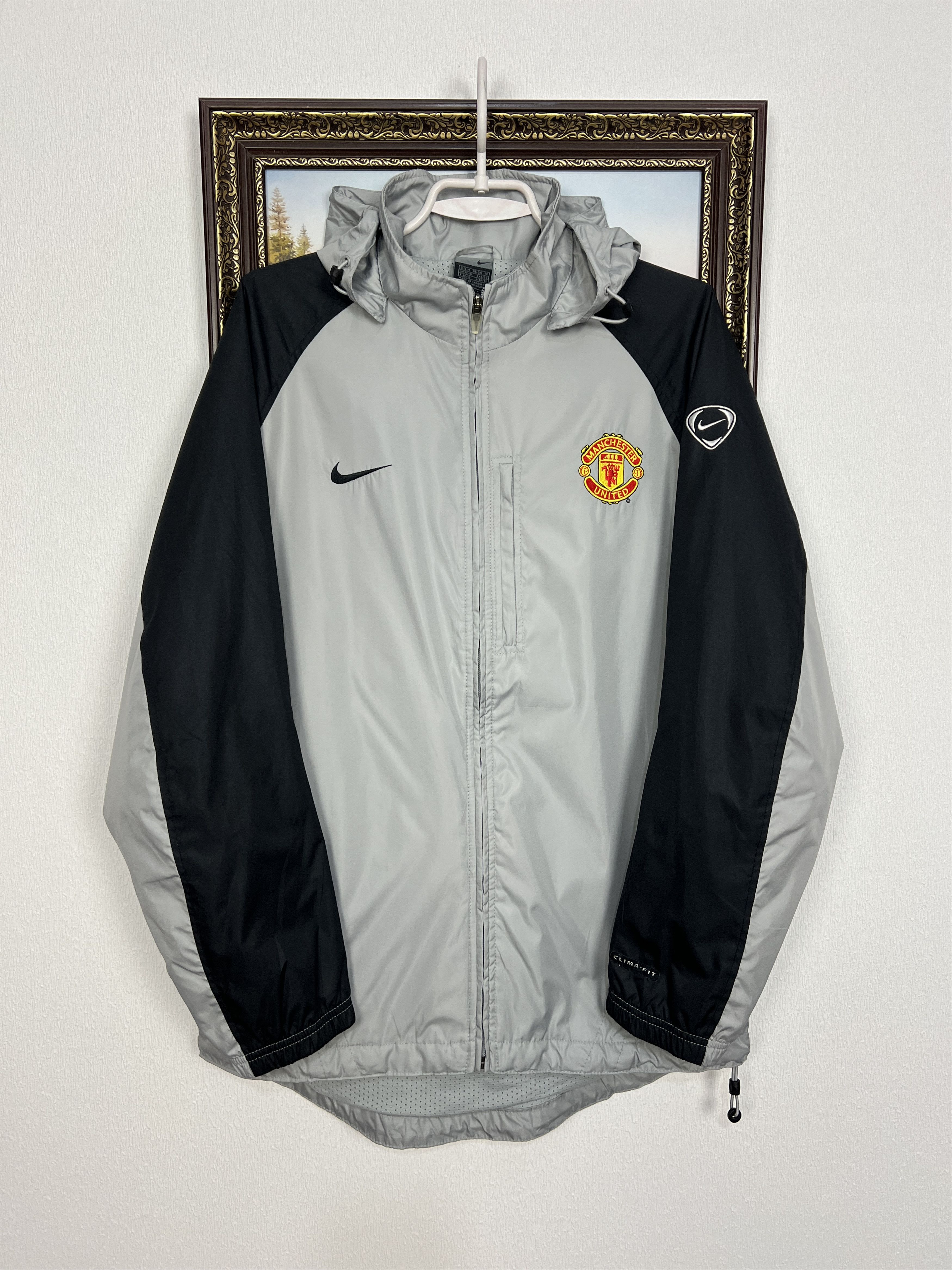 Nike Vintage Nike Manchester United Hooded Jacket Windbreaker Size US M / EU 48-50 / 2 - 1 Thumbnail