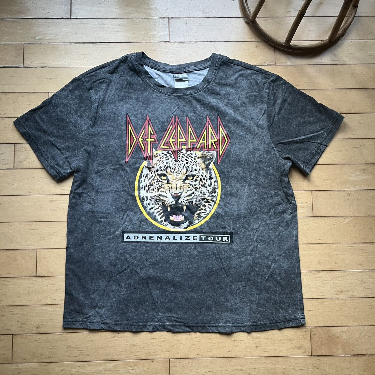 Other Grey Vintage Y2K Def Leppard Adrenalize Tour tee Size US XL / EU 56 / 4 - 1 Thumbnail