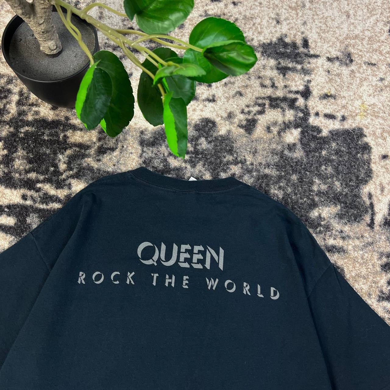 Band Tees Queen Vintage Y2K Two-Sides Big Logo Rock Band T-Shirt 1TS72 Size US XL / EU 56 / 4 - 7 Thumbnail