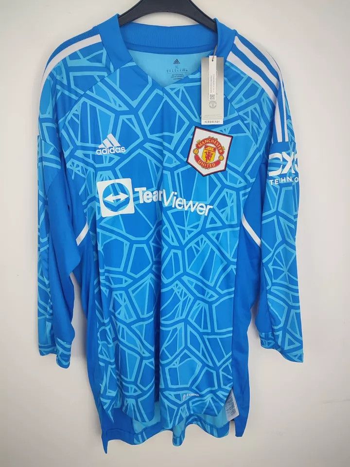 Adidas Manchester United 2022/23 Away Goalkeeper FOOTBALL Kit SHIRt Size US L / EU 52-54 / 3 - 7 Thumbnail