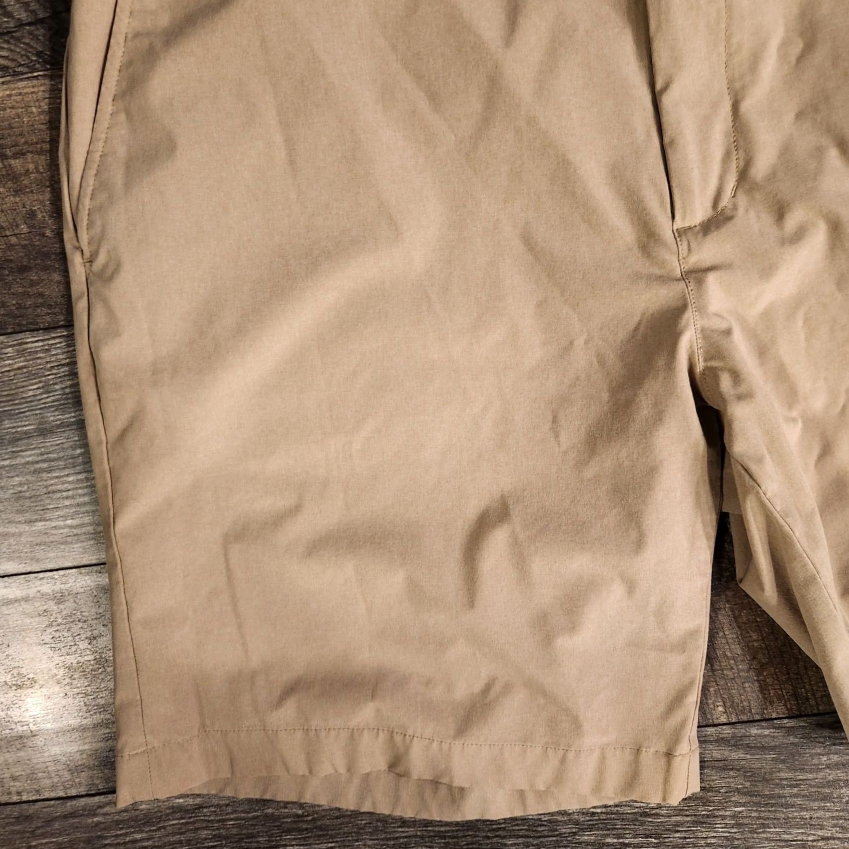 Vineyard Vines Vineyard Vines Performance Shorts Mens 40 9" Tan Stretch Lightweight Golf Chino Pocket Pockets Moisture Wicking Regular Vintage: No Size US 40 / EU 56 - 5 Thumbnail