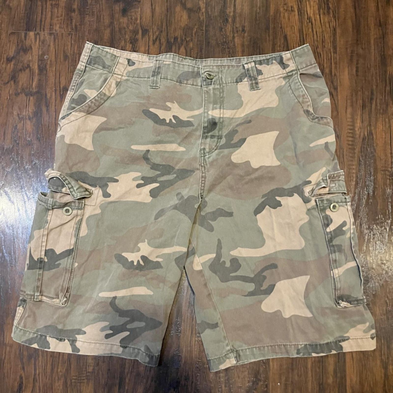Airwalk Y2k camo airwalk shorts Size US 32 / EU 48 - 1 Thumbnail