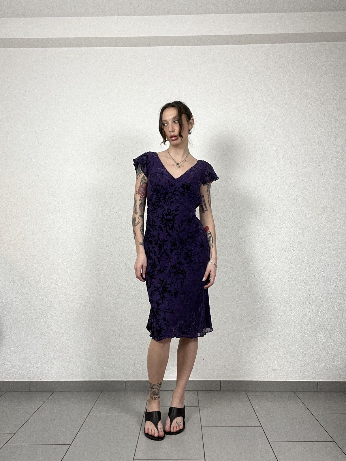 Vintage Vintage Purple Velvet Midi Dress Size M / US 6-8 / IT 42-44 - 1 Thumbnail