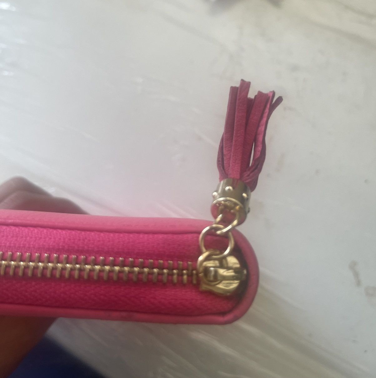 Gucci Aunthentic Gucci Pink Leather Purse With Tassel Tap Size ONE SIZE - 7 Thumbnail