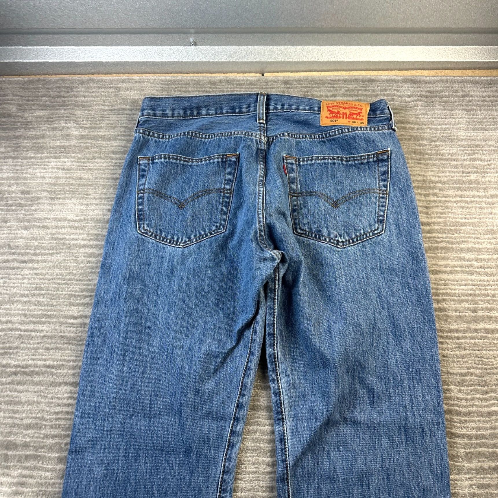 Levi's VINTAGE Levi's 501 Jeans Mens 36x30 Blue Denim Straight 5-Pocket Regular Fit Casual 90s Mens Size US 36 / EU 52 - 5 Thumbnail