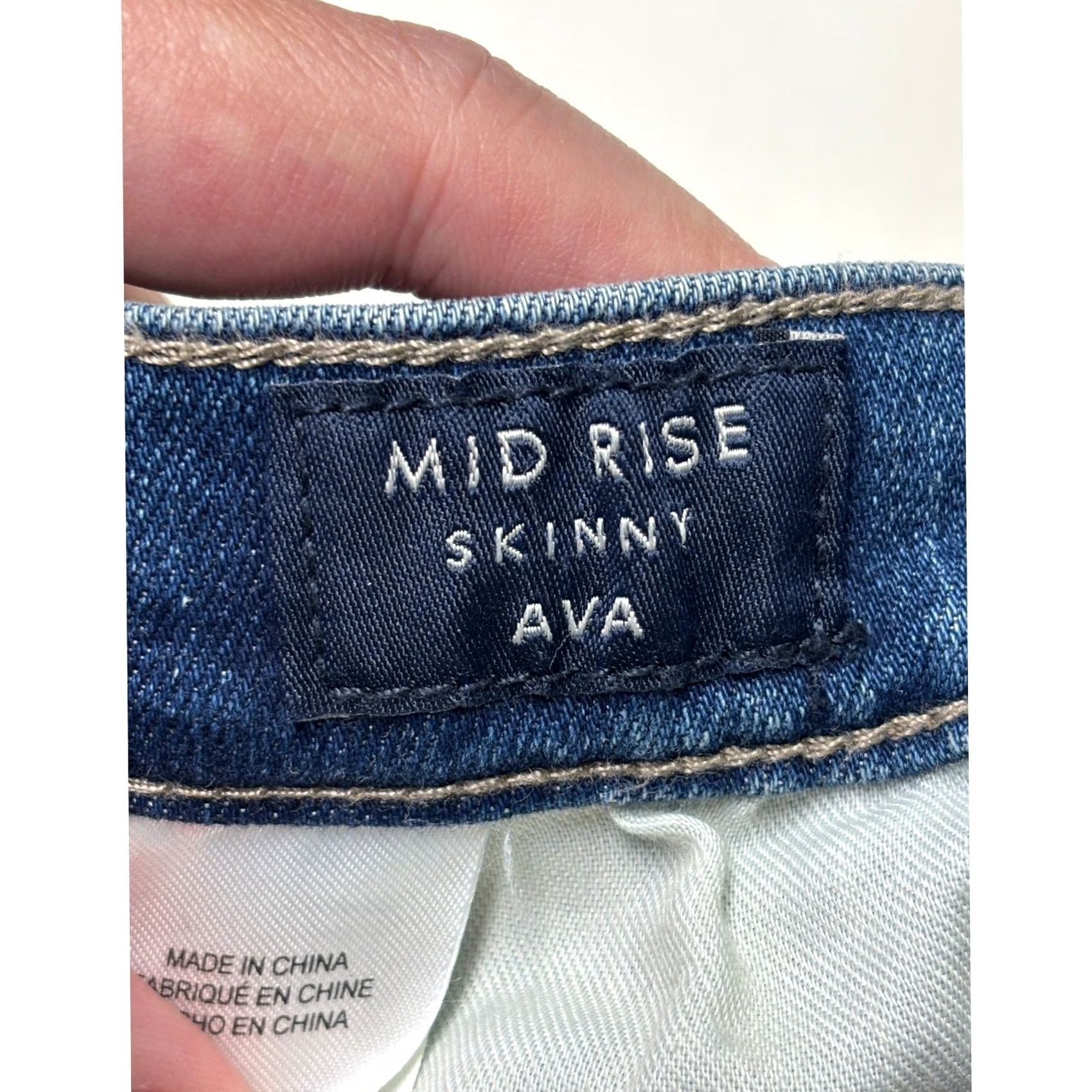 Lucky Brand NWT Lucky Brand Ava Mid Rise Skinny Ankle Jeans Blue Frayed Hem Womens 4/27 L26 Size 27" / US 4 / IT 40 - 6 Thumbnail
