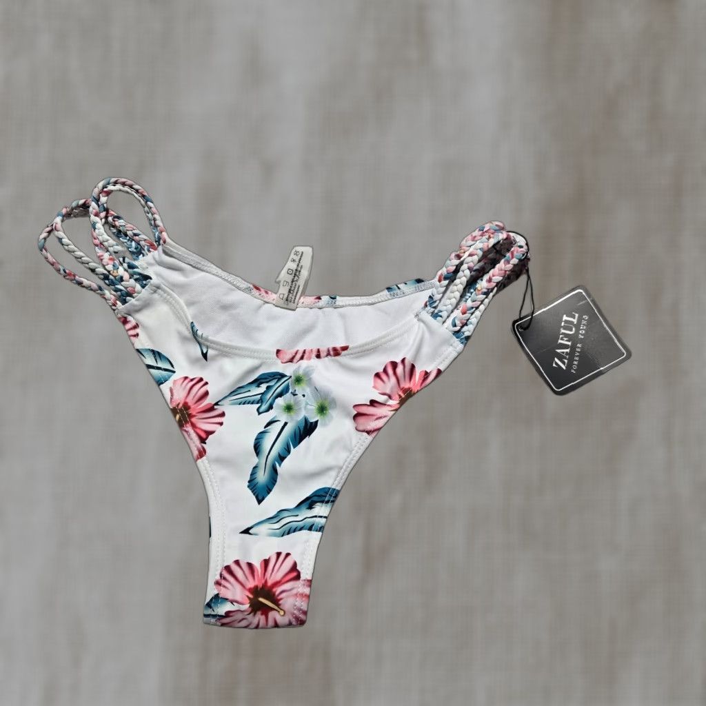 ZAFUL NEW Zaful White Floral Bikini Swim Bottom Women's 6 Adults Womens 2 Piece Flower 6 Bikini Bottoms Girls Mens Size 28" / US 6 / IT 42 - 1 Thumbnail
