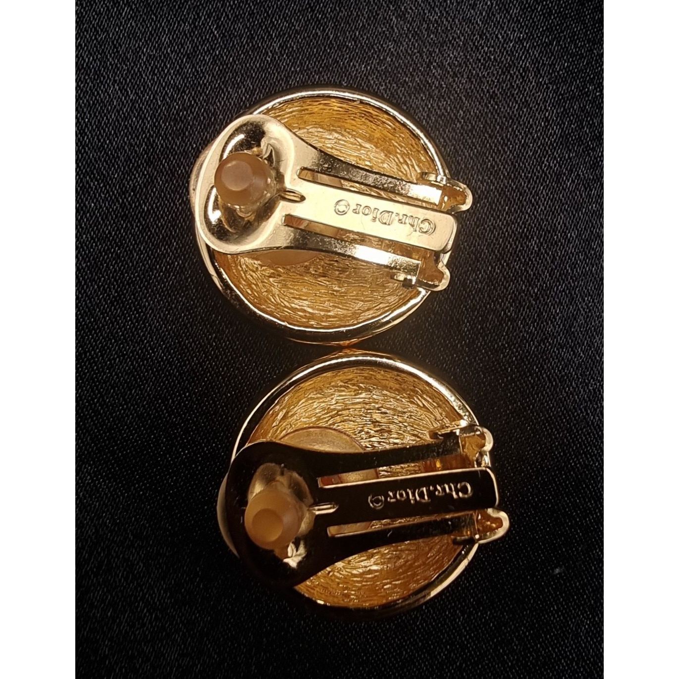 Dior Rare Find Vintage CHRISTIAN DIOR 1980s-90s Gold-Tone Clip-On Size ONE SIZE - 7 Thumbnail