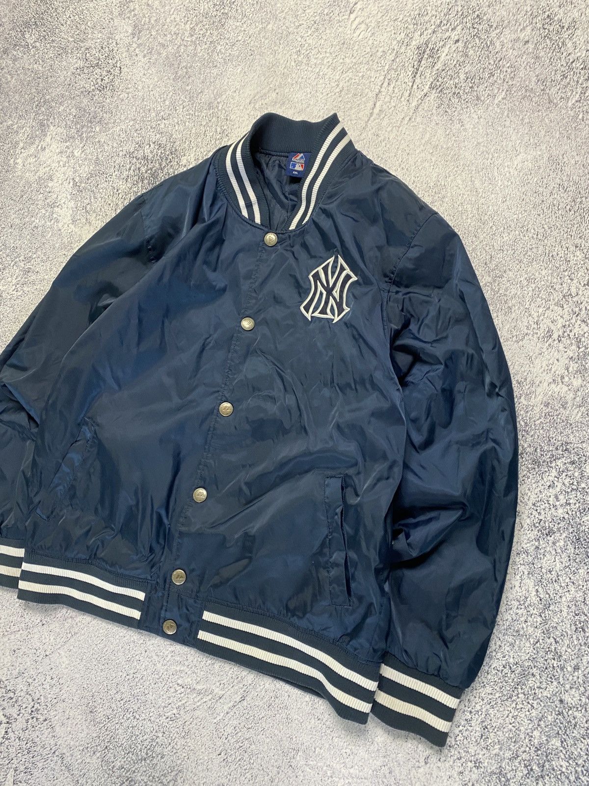Majestic × New York Yankees × Vintage Vintage Majestic MLB New York Yankees Bomber Jacket Size US XXL / EU 58 / 5 - 2 Thumbnail