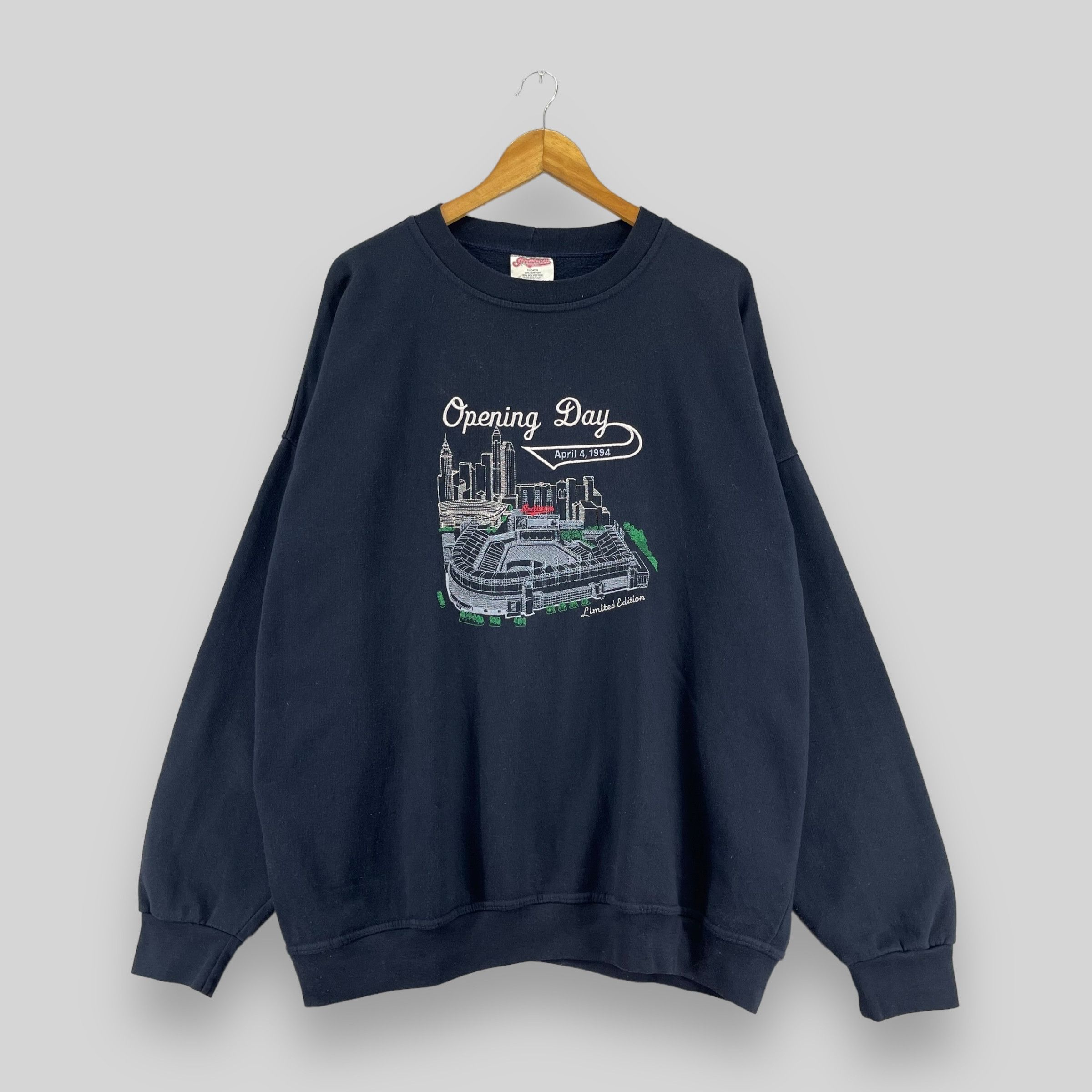 Vintage Vintage 90's INDIANS Opening Day Souvenir Sweatshirt Size US XXL / EU 58 / 5 - 1 Thumbnail