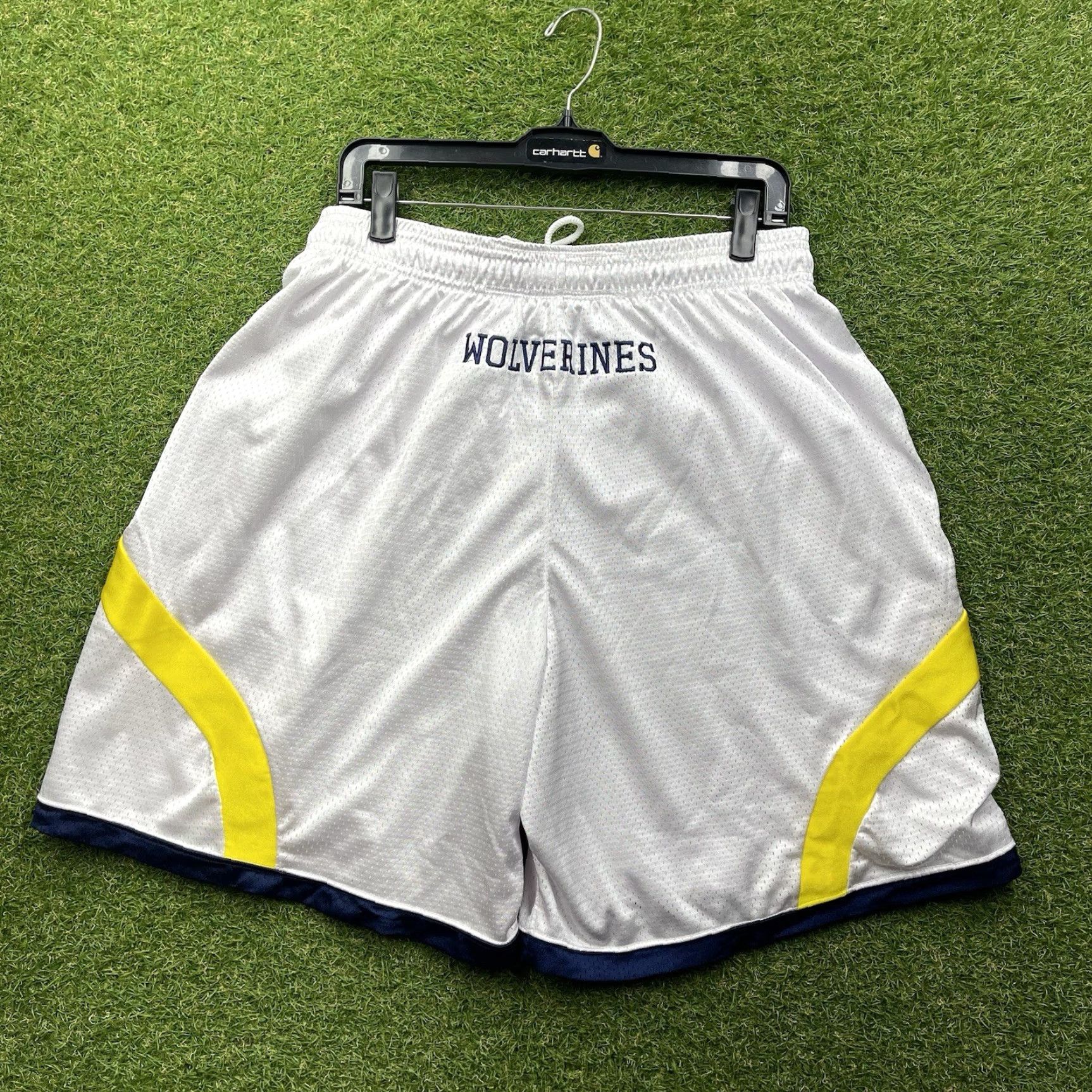 Adidas VINTAGE adidas Shorts Mens XL Michigan Wolverines Team Issued White Jersey Solid With Embroidered Logo Basketball Y2K Sports University USA Size US 36 / EU 52 - 2 Thumbnail