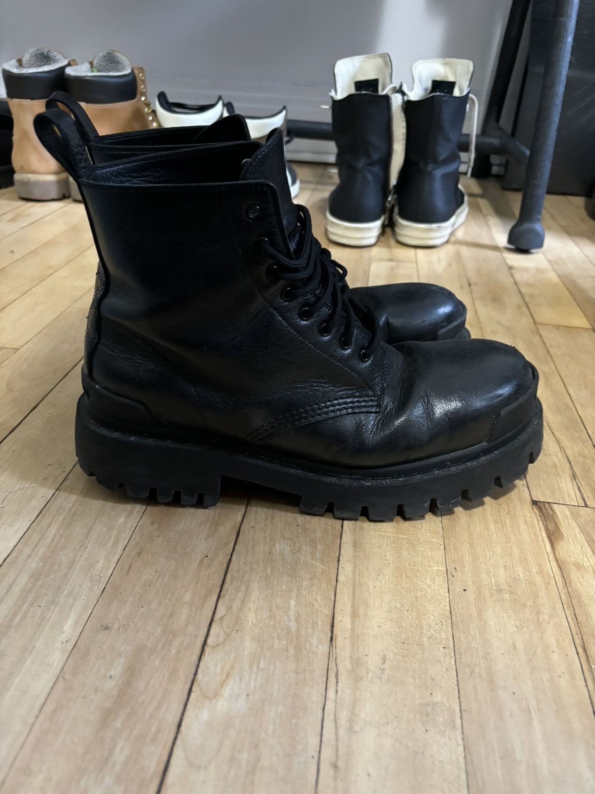 Balenciaga Balenciaga Strike Boots Size US 11 / EU 44 - 1 Thumbnail