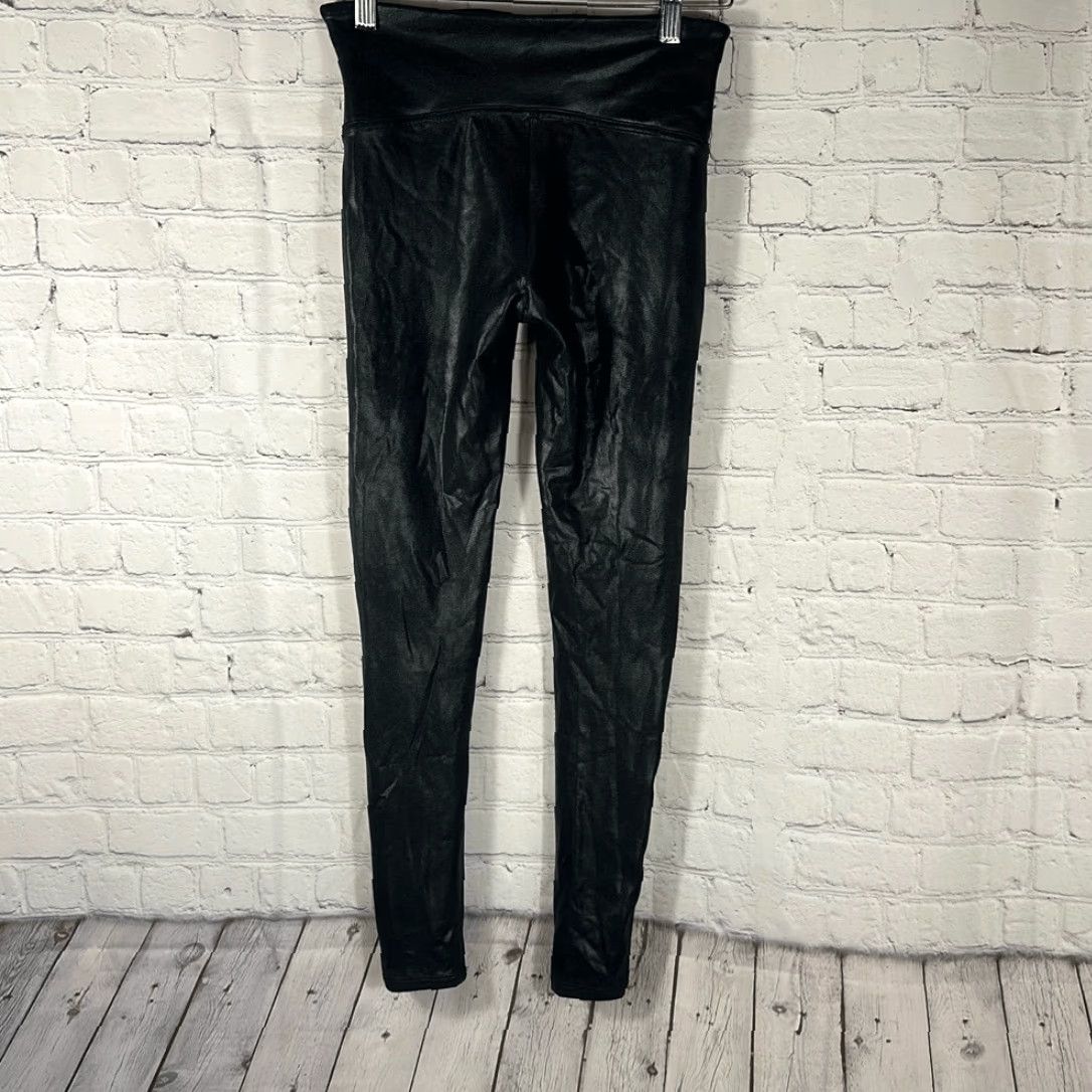 Spanx SPANX SPANXshape Faux Leather Black Leggings M Medium Petite Leggings Women Black Ankle 26” Inseam Mens? Women? Size 32" / US 10 / IT 46 - 5 Thumbnail