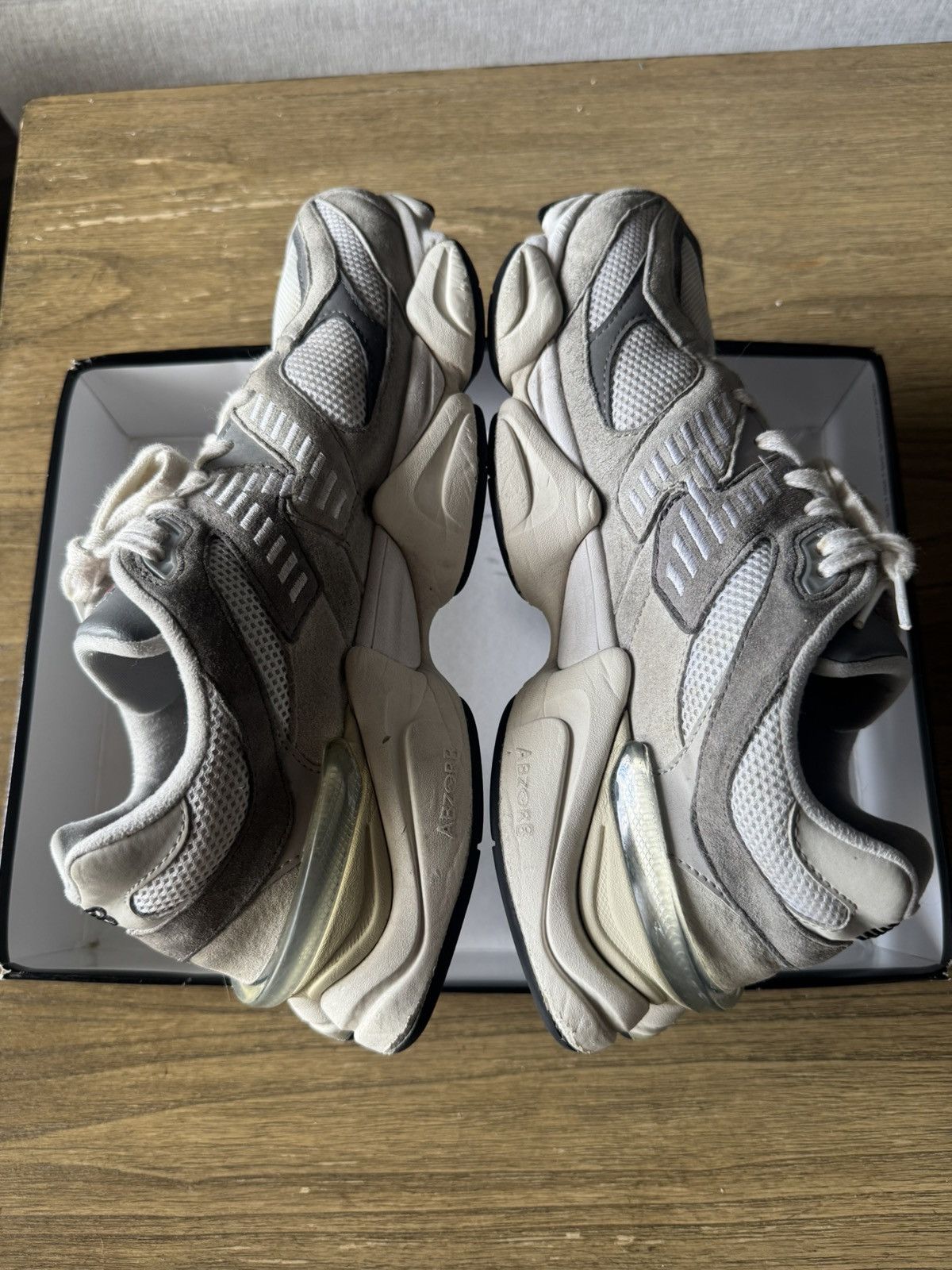 New Balance New Balance 9060 Rain Cloud Sz 10.5 Size US 10.5 / EU 43-44 - 4 Thumbnail