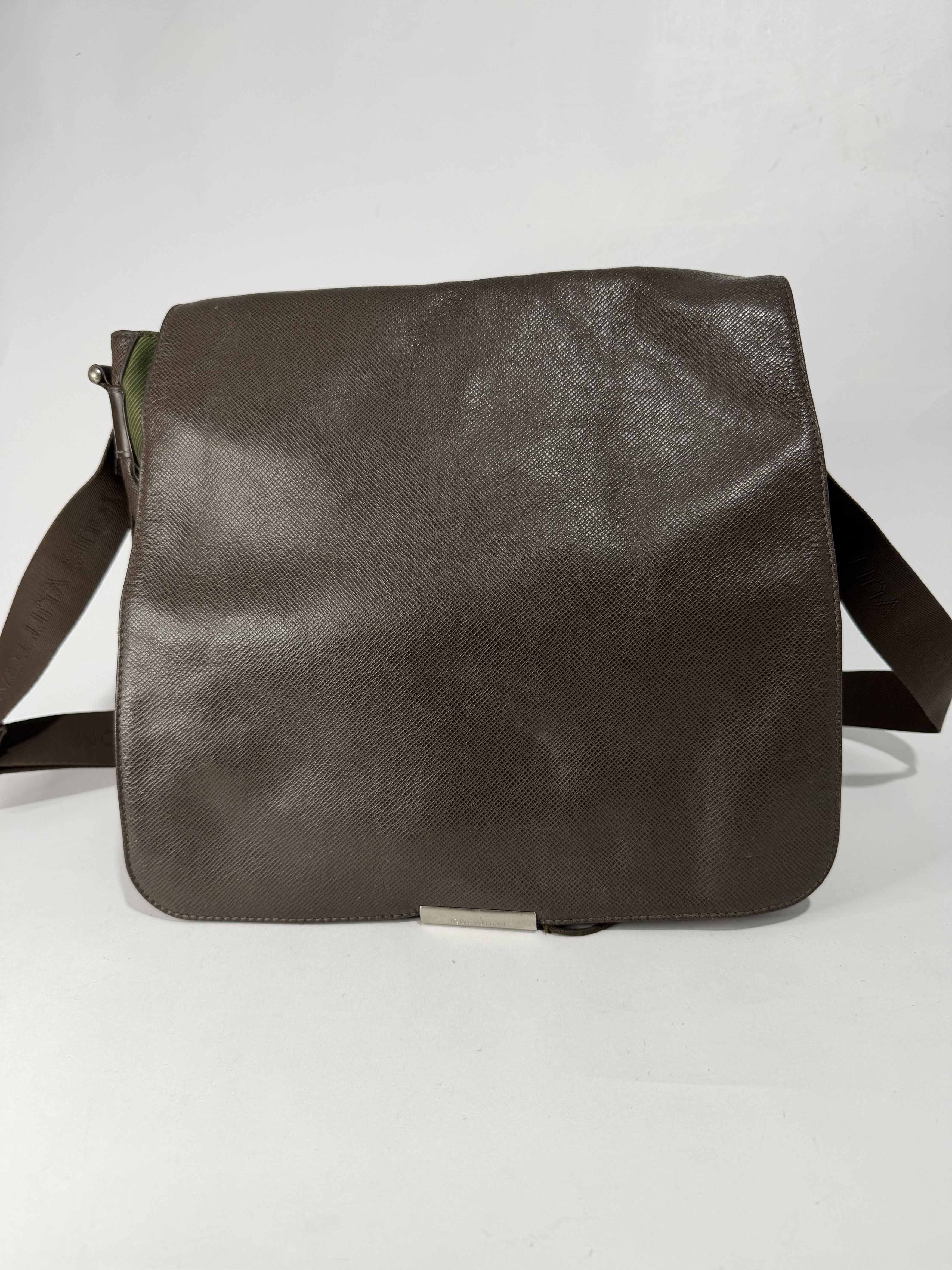 Louis Vuitton LOUIS VUITTON Brown Taiga Leather Viktor Messenger Bag Size ONE SIZE - 1 Thumbnail