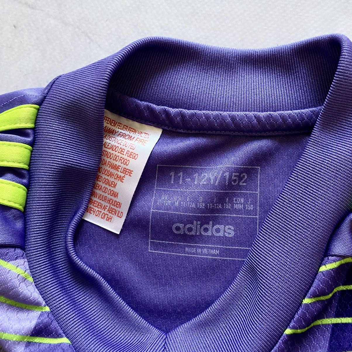 Adidas Manchester United 2024/25 Goalkeeper Kids Lognsleeve Jersey Size US XXS / EU 40 - 5 Thumbnail