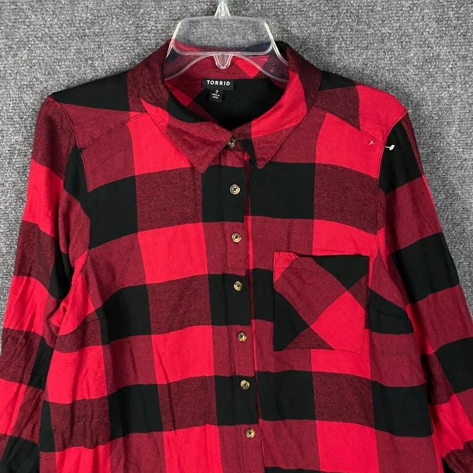 Torrid Torrid Button Up Top Women's Size 2 Long Sleeve Rayon Blend Size XS / US 0-2 / IT 36-38 - 2 Thumbnail