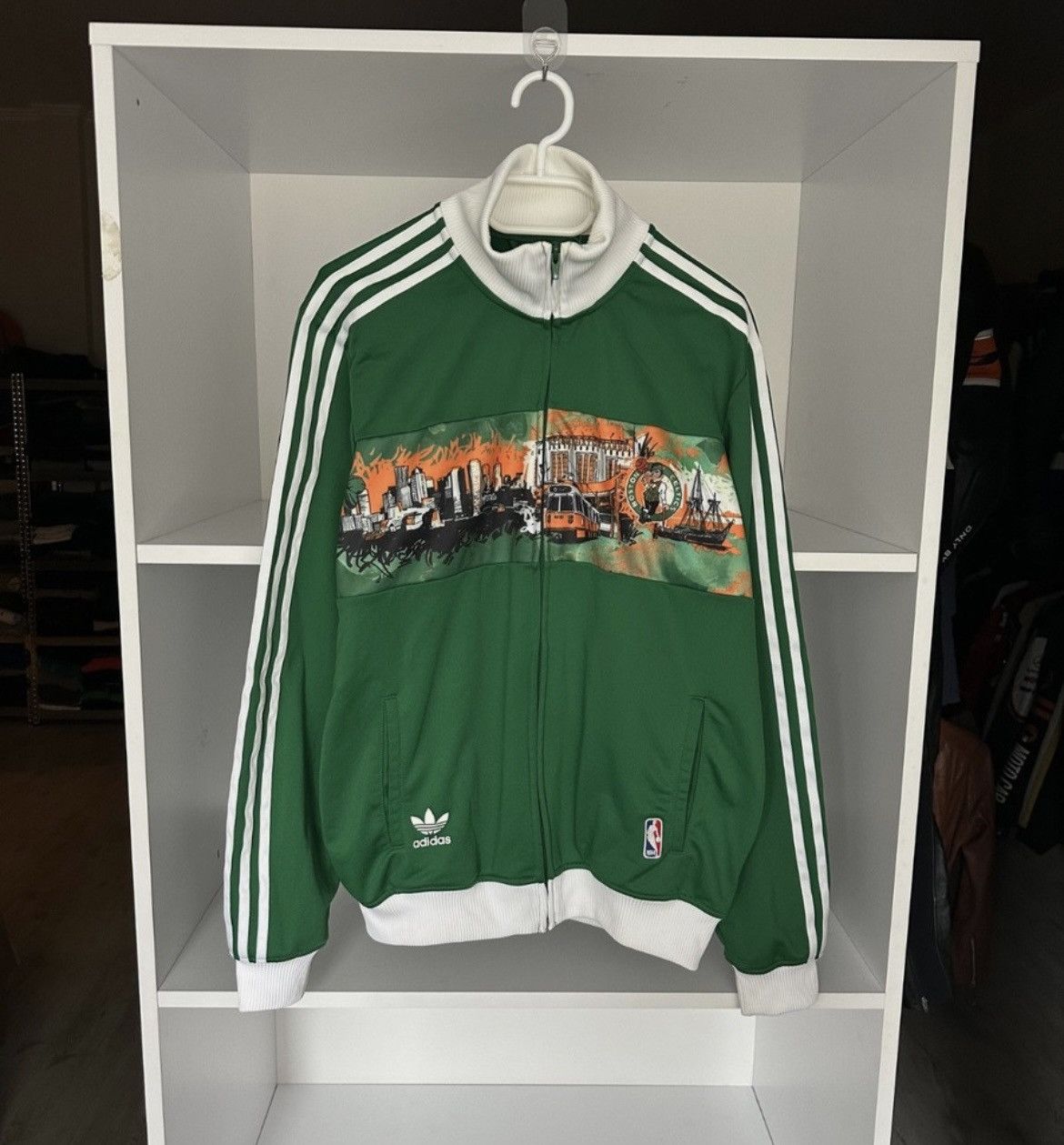 Adidas Vintage Adidas Boston Celtics NBA Track Jacket 2010 Sz M Size US M / EU 48-50 / 2 - 1 Thumbnail