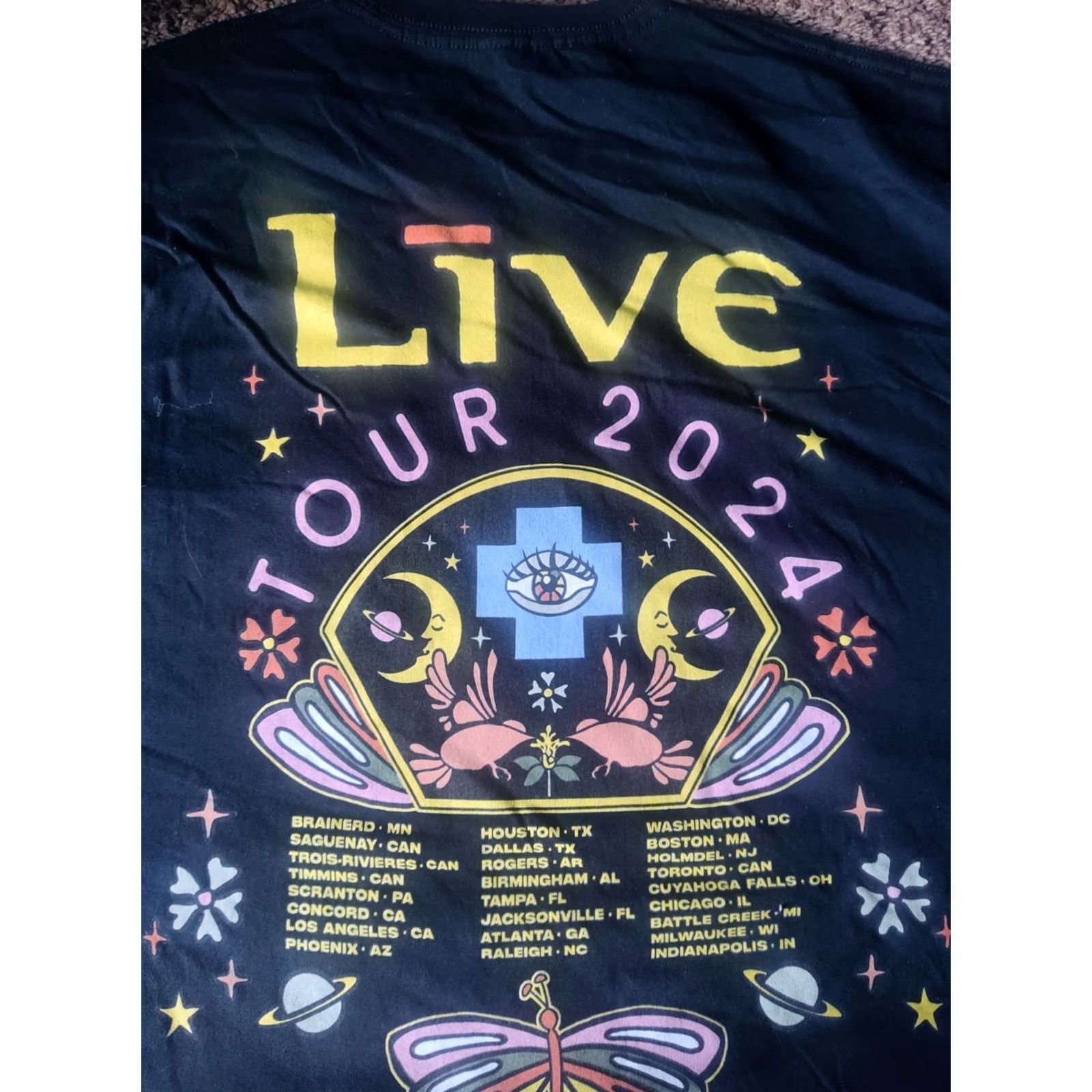 Vintage LIVE Tour 2024 World Tour Nike T-Shirt? Size US M / EU 48-50 / 2 - 2 Thumbnail