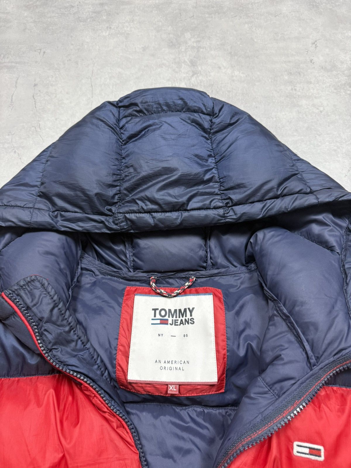 Tommy Hilfiger Tommy Hilfiger Down Jacket Size US XL / EU 56 / 4 - 7 Thumbnail