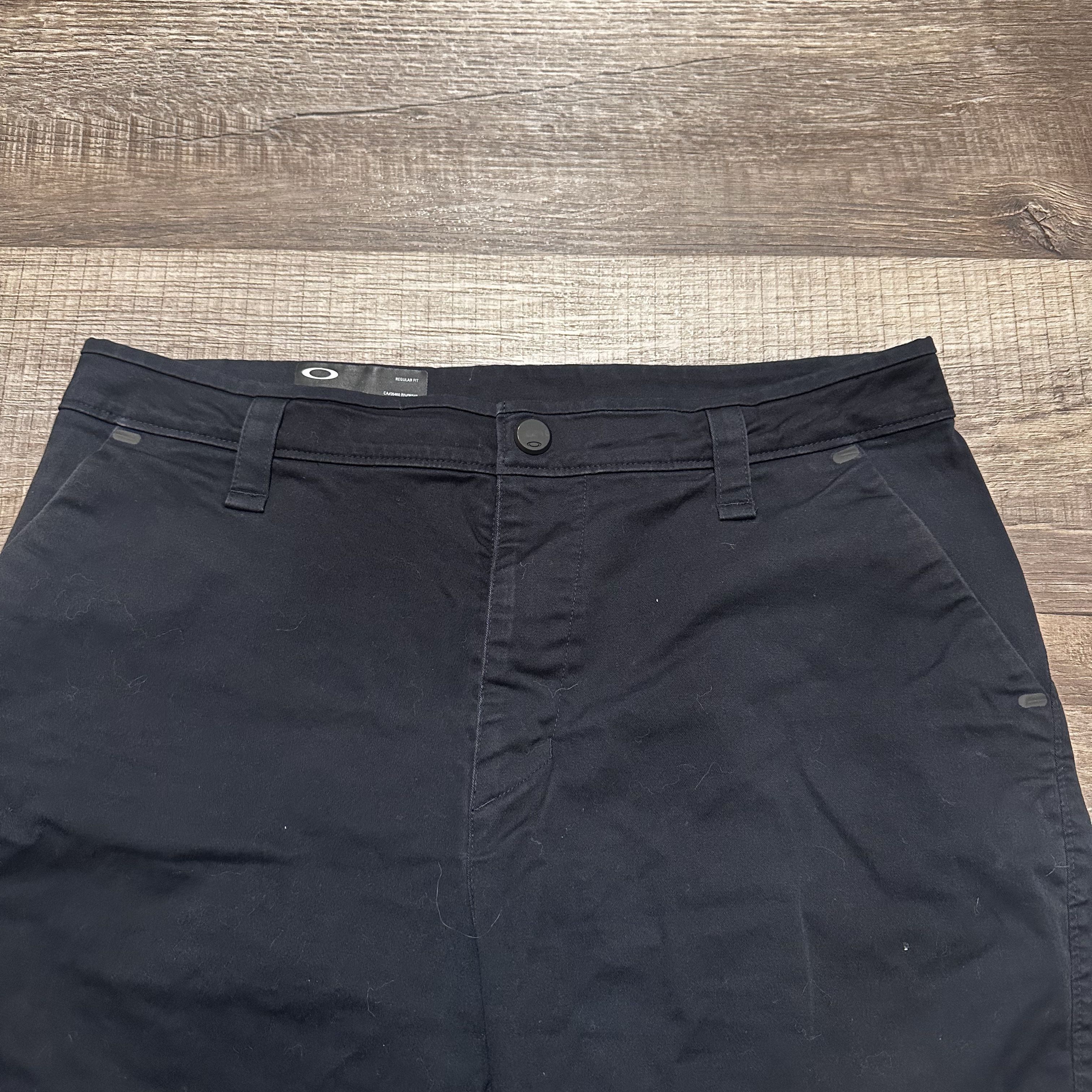 Oakley Vintage Mens Oakley shorts Size US 32 / EU 48 - 3 Thumbnail