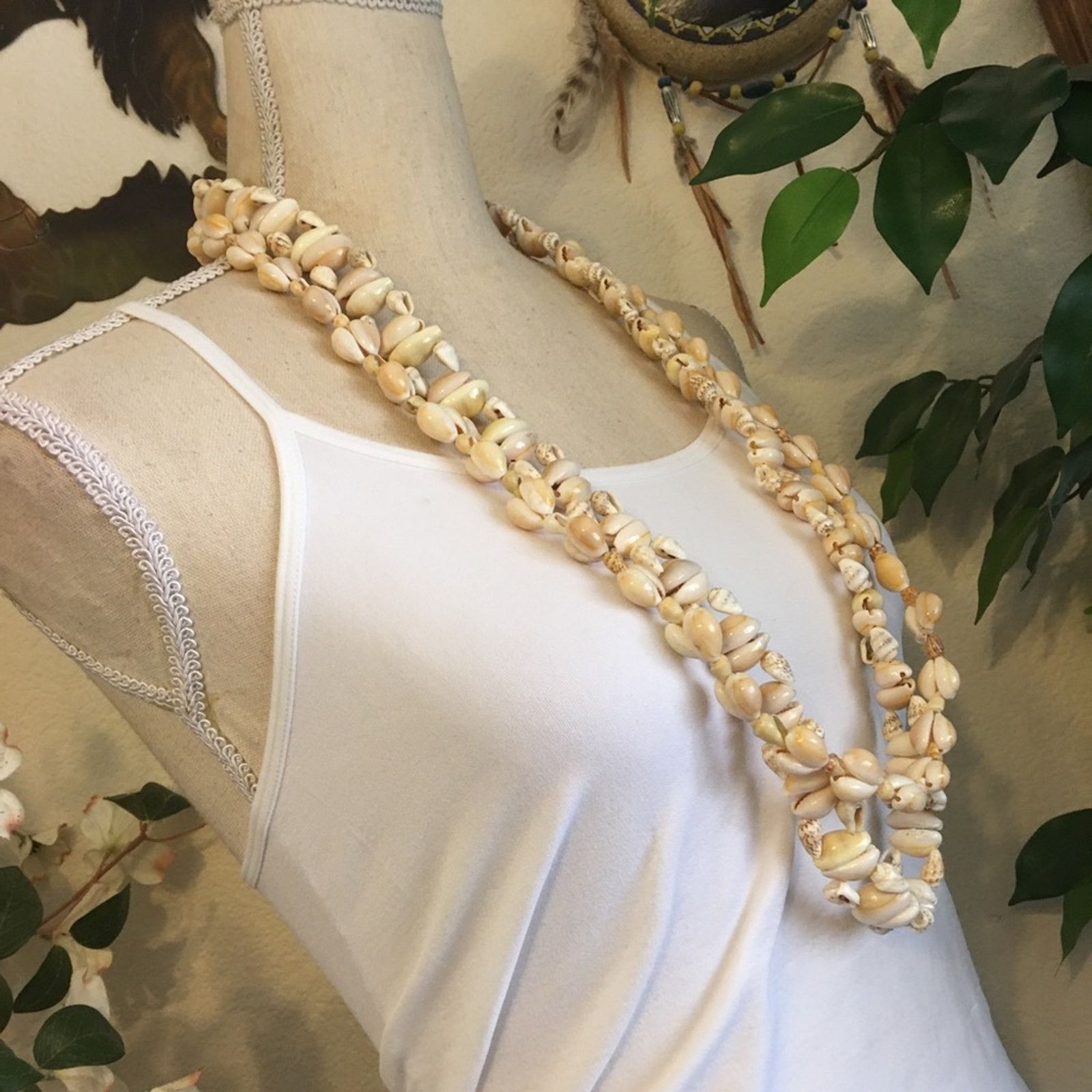 Jewelry Natural shell Hawaiian style necklace bundle Size ONE SIZE - 2 Thumbnail