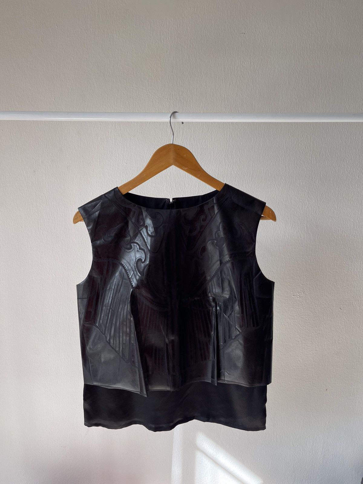 Maison Margiela Maison Margiela Embossed Pattern Sleeveless Layered Top Size S / US 4 / IT 40 - 1 Thumbnail