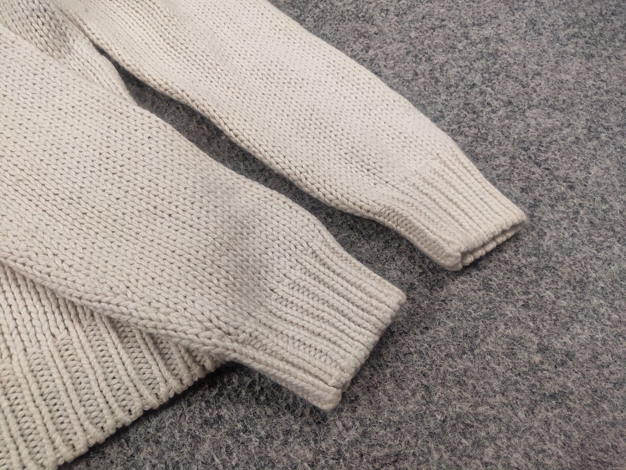 A.P.C. A.P.C. Design Knit light cashmere cotton crew neck sweater Size US S / EU 44-46 / 1 - 8 Thumbnail