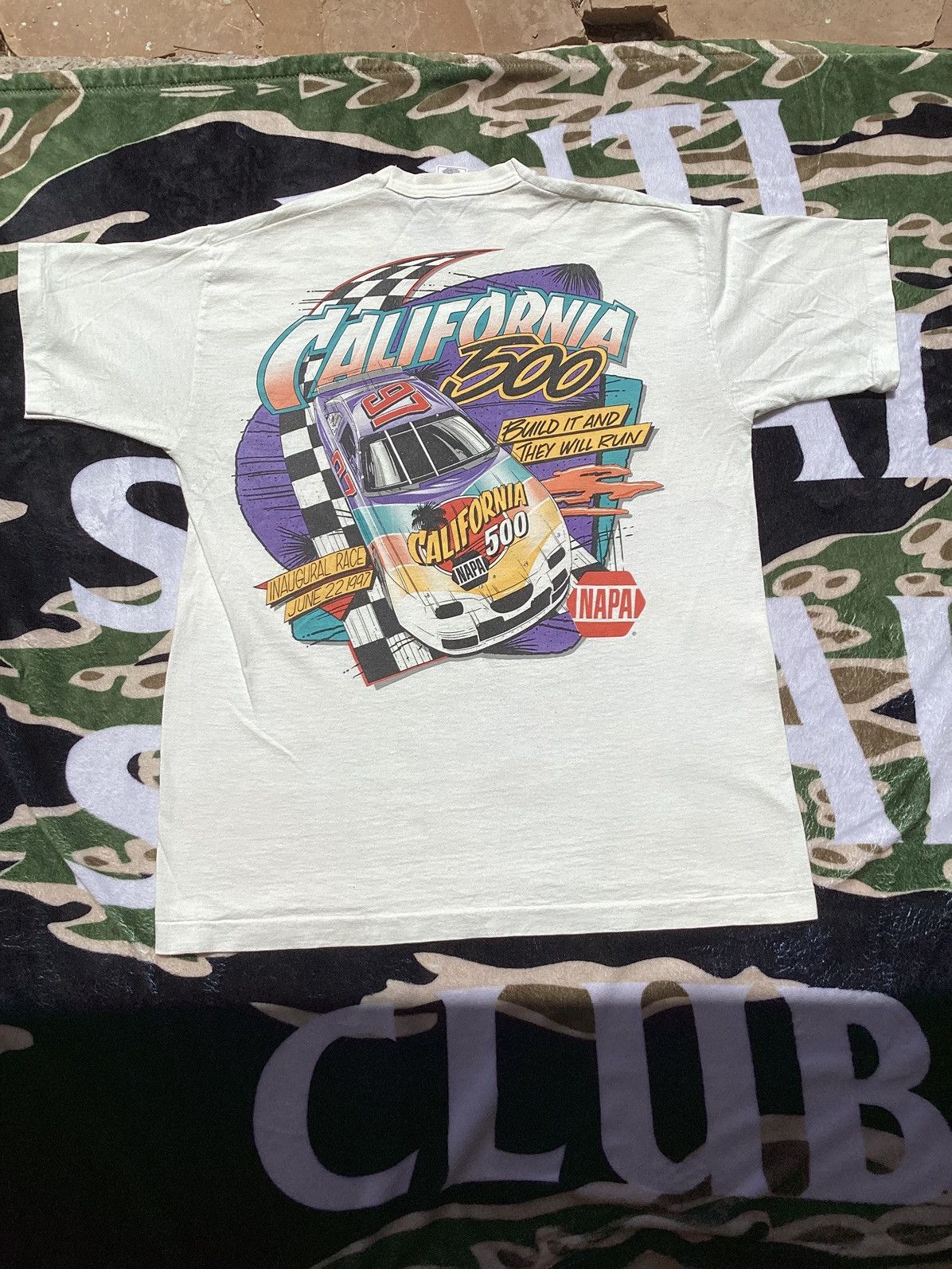 Fruit Of The Loom Vtg 1997 California 500 inaugural race NASCAR/racing Tee Size US XL / EU 56 / 4 - 3 Thumbnail