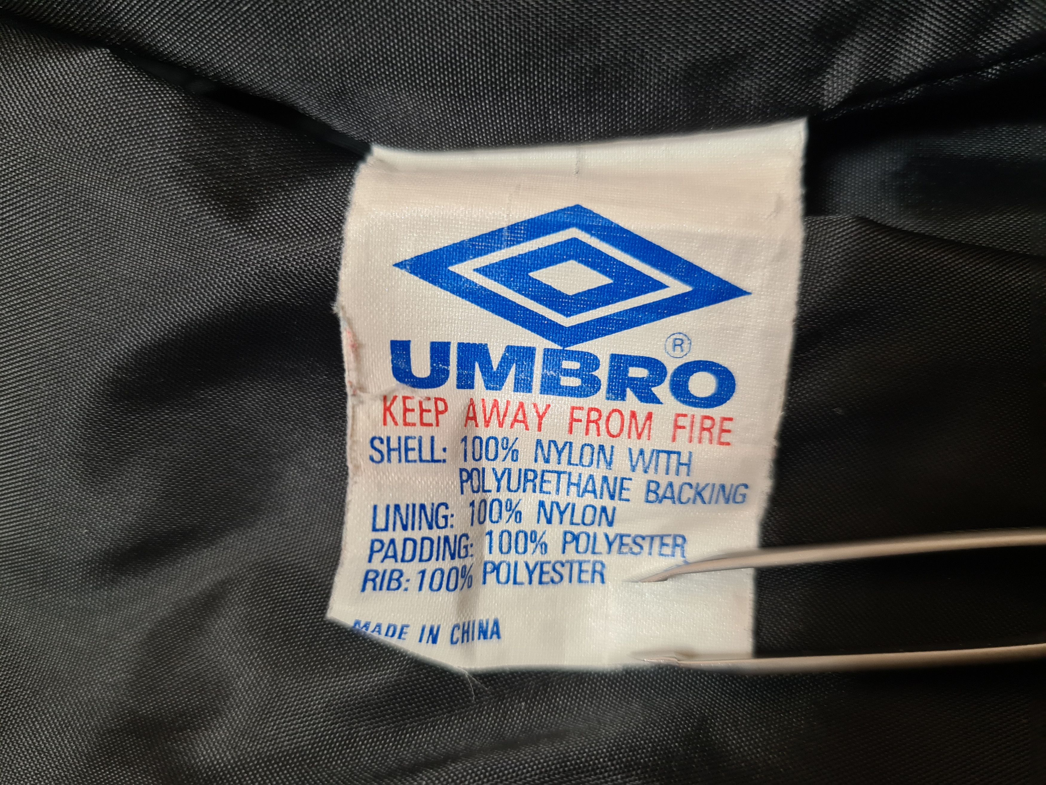 Umbro UMBRO PRO TRAINING FOOTBALL JACKET SOCCER WINTER JACKET Size US L / EU 52-54 / 3 - 14 Thumbnail