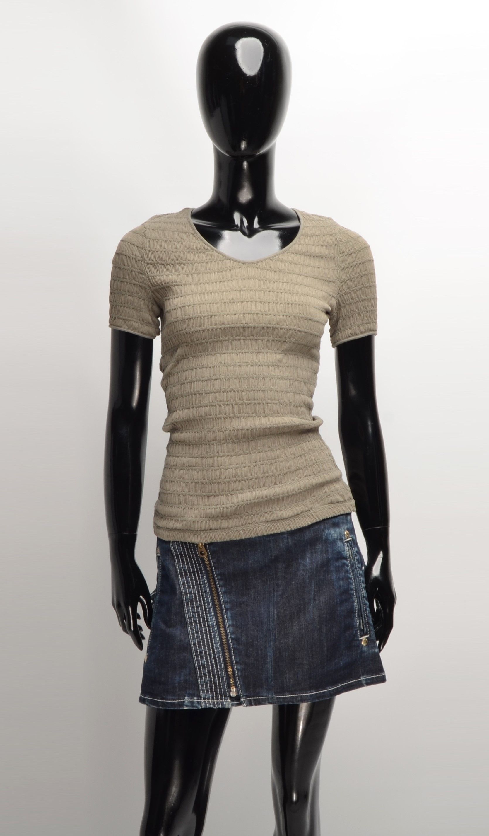 Giorgio Armani Vintage Armani Collezioni Khaki T-shirt Size S / US 4 / IT 40 - 1 Thumbnail