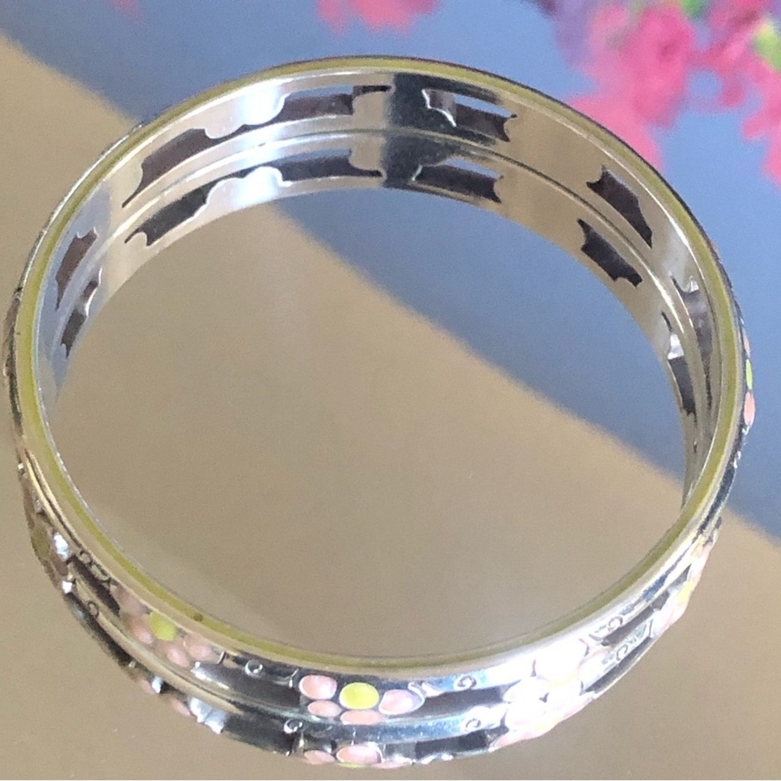 Brighton Brighton enamel Daisy flower power bangle bracelet Size ONE SIZE - 6 Thumbnail