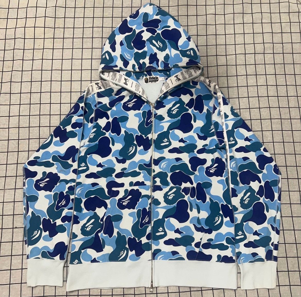 Bape Bape Camo Multi Hoodie l Men Size US L / EU 52-54 / 3 - 1 Thumbnail