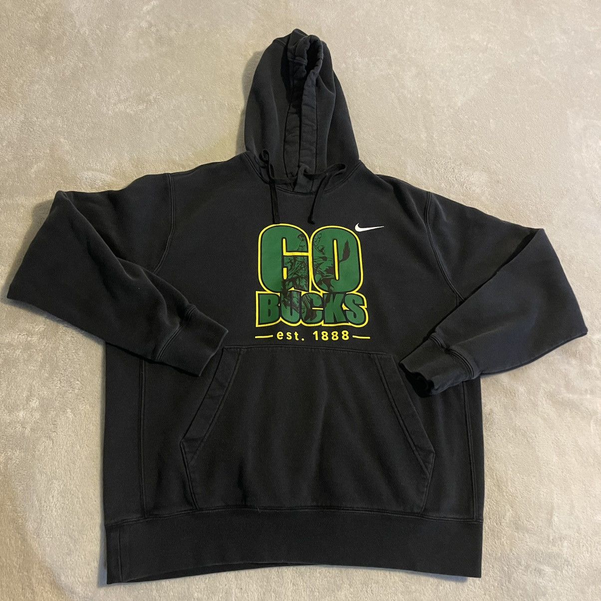 Nike Milwaukee Bucks Nike Mens Medium Black Pullover Hoodie NBA Size US M / EU 48-50 / 2 - 1 Thumbnail
