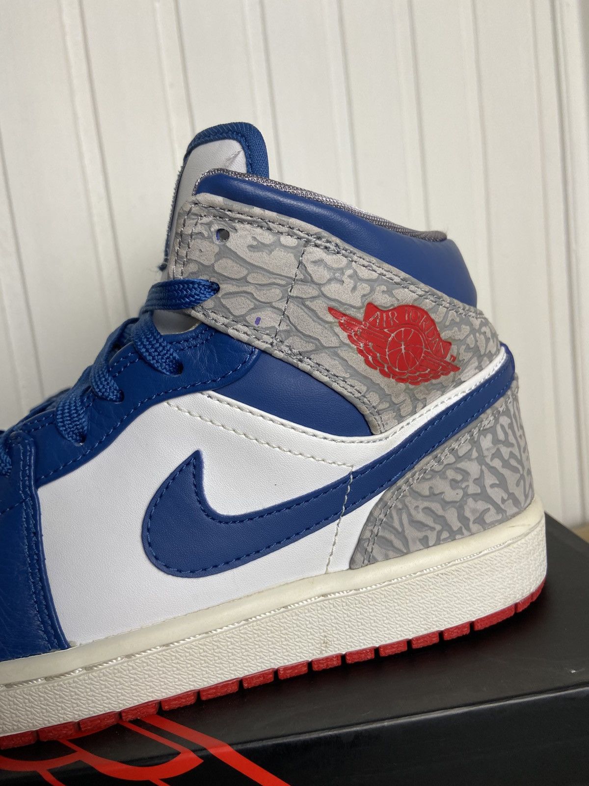 Jordan Brand Used Jordan 1 Retro Mid "True Blue" authentic size 8,5US Size US 8.5 / EU 41-42 - 2 Thumbnail
