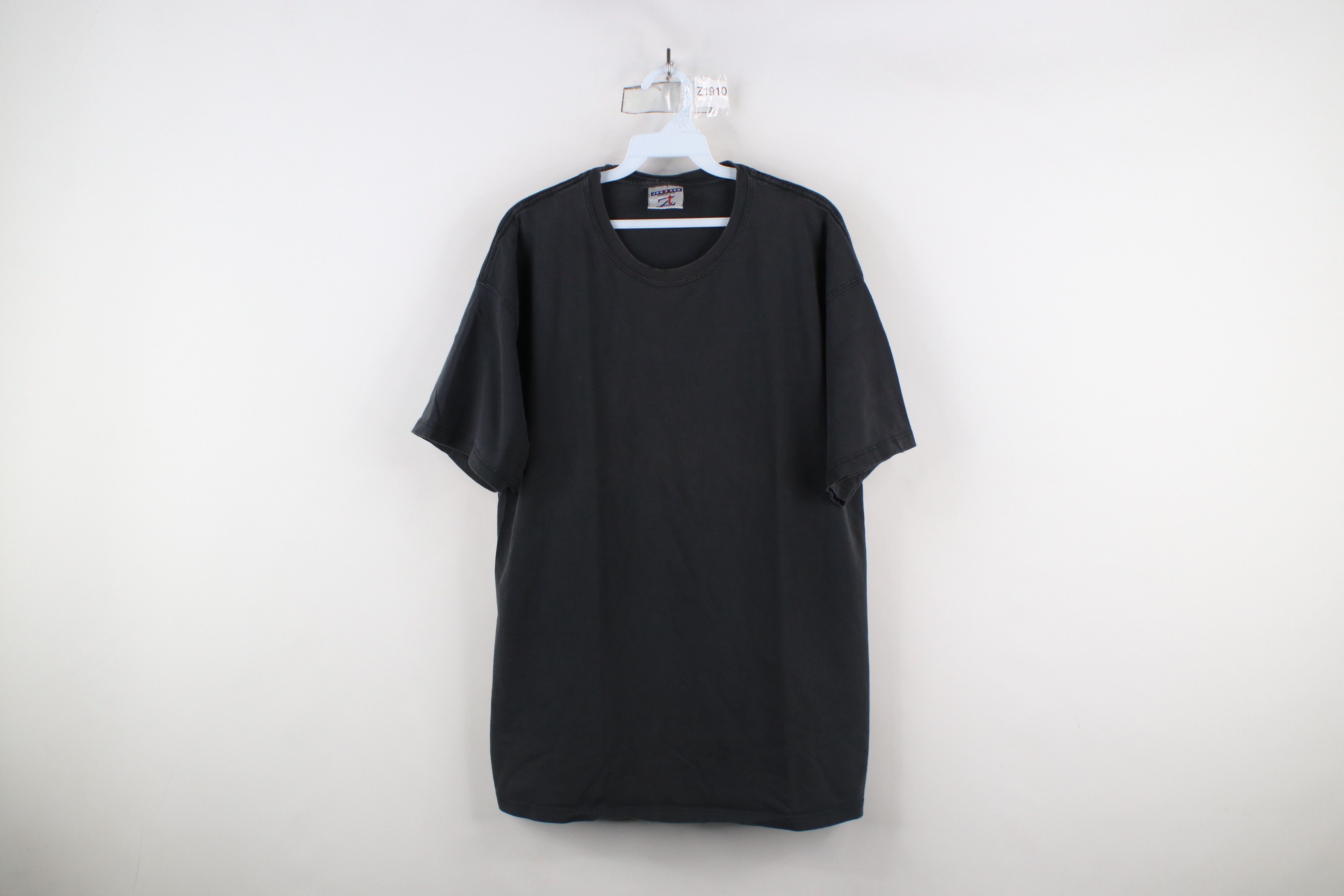 Vintage Vintage 90s Streetwear Blank Heavy Cotton T-Shirt Black Size US L / EU 52-54 / 3 - 1 Thumbnail