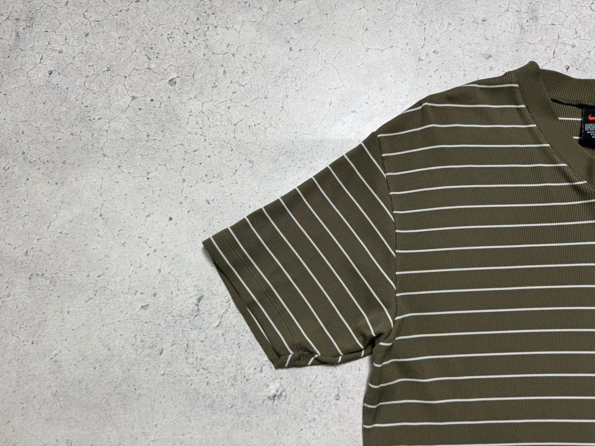 Nike Nike Vintage 90’s Striped T-Shirt Size L Size US L / EU 52-54 / 3 - 3 Thumbnail