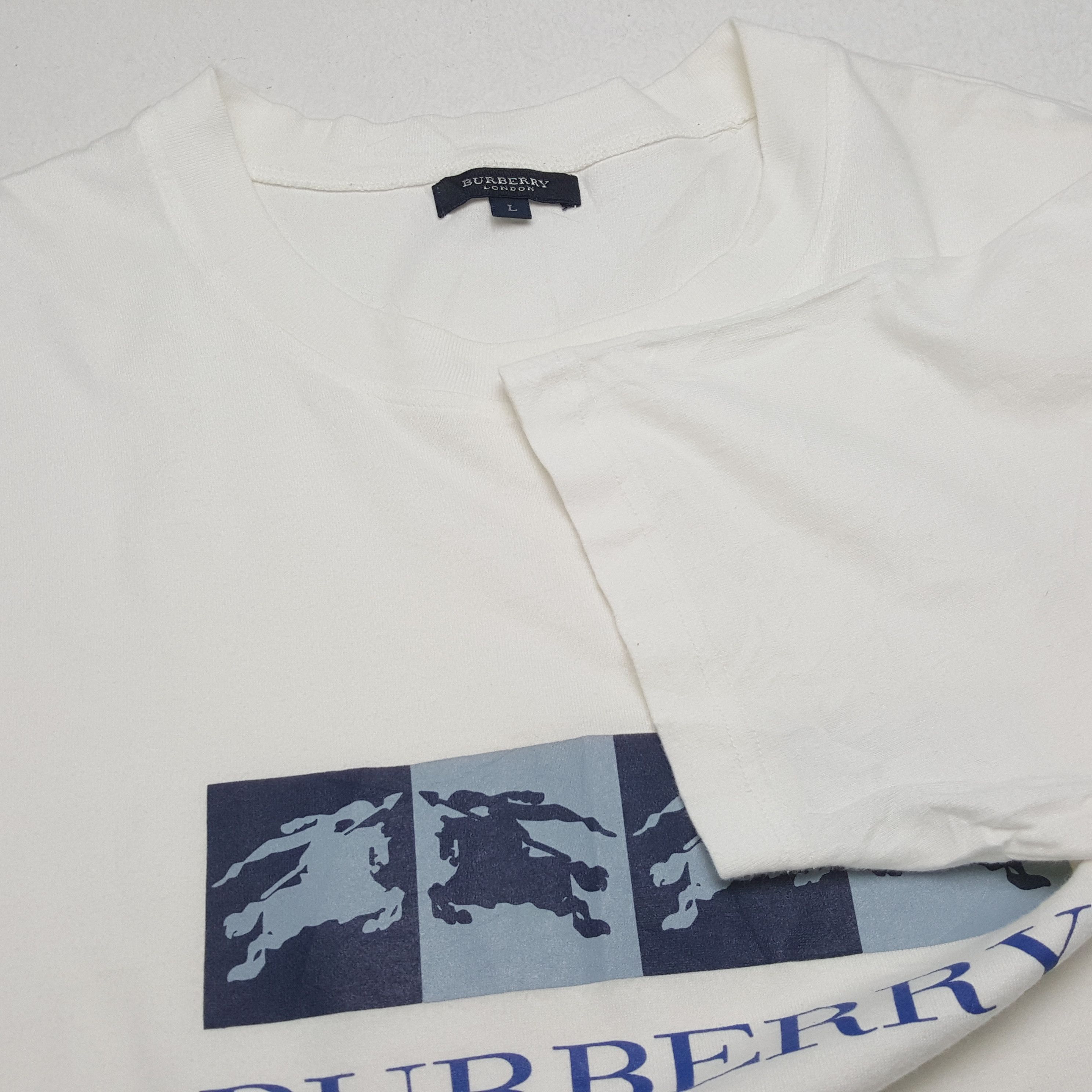 Burberry × Vintage BURBERRY LONDON Luxury Brand Center Logo Spellout Tshirt Size US L / EU 52-54 / 3 - 6 Thumbnail