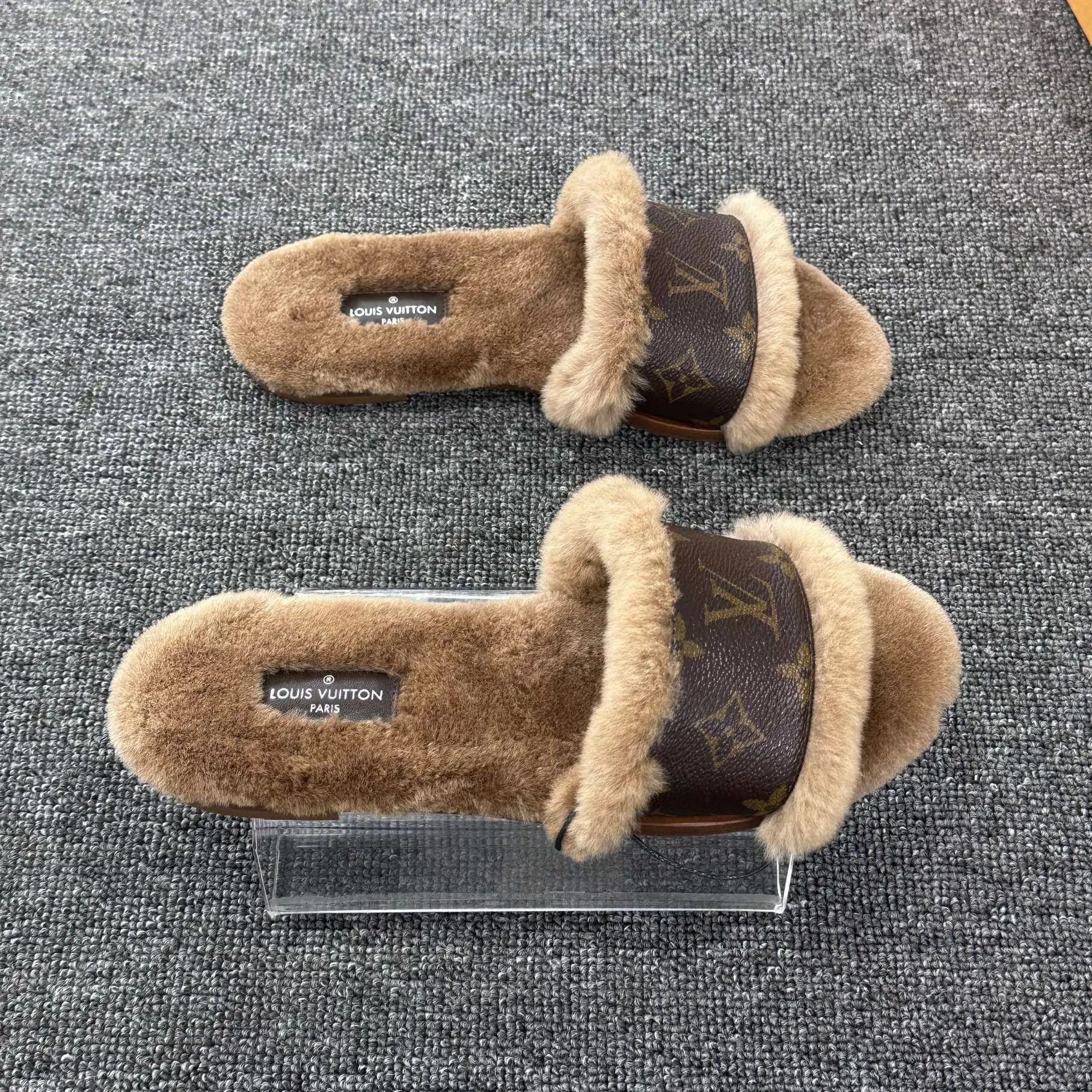 Louis Vuitton Louis Vuitton Monogram All-Over Print Fur Slippers 36 Size US 5.5 / IT 35.5 - 4 Thumbnail