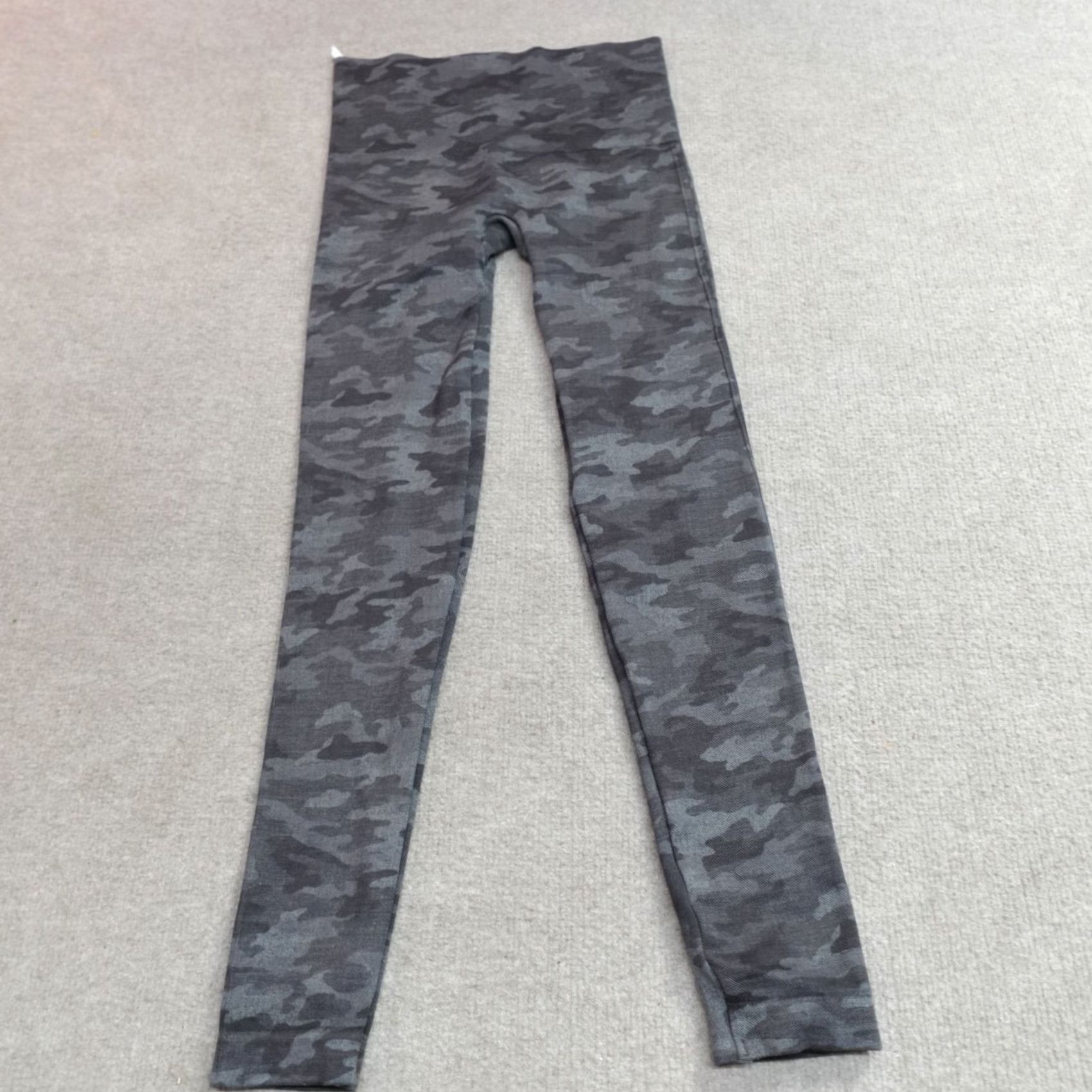 Spanx Spanx Leggings Camouflage Gray M Medium Womens Ankle Look at Me Now Seamless Size 32" / US 10 / IT 46 - 8 Thumbnail