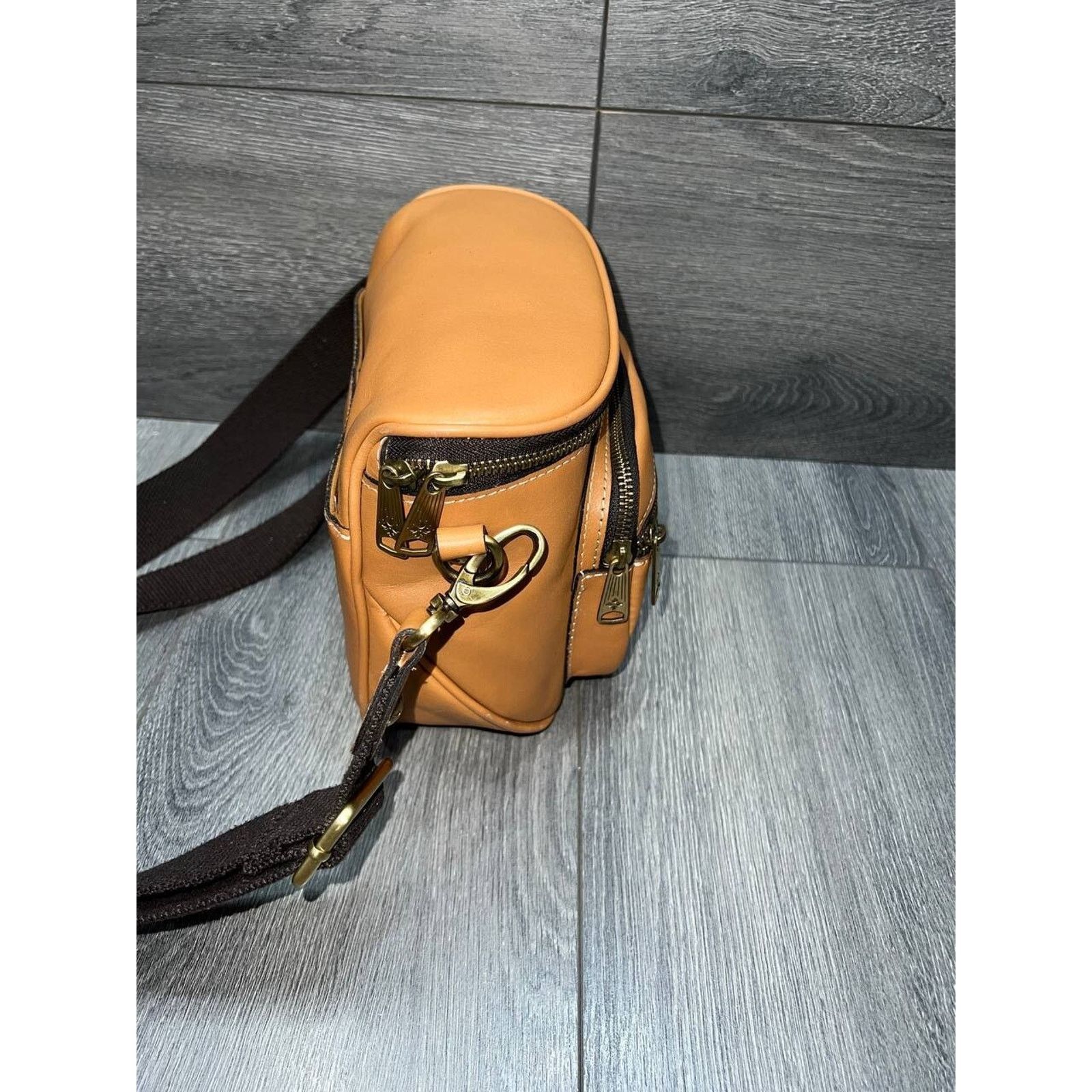 Patricia Nash Patricia Nash Leather Camera Crossbody Bag Hazelnut A648580 Size ONE SIZE - 4 Thumbnail