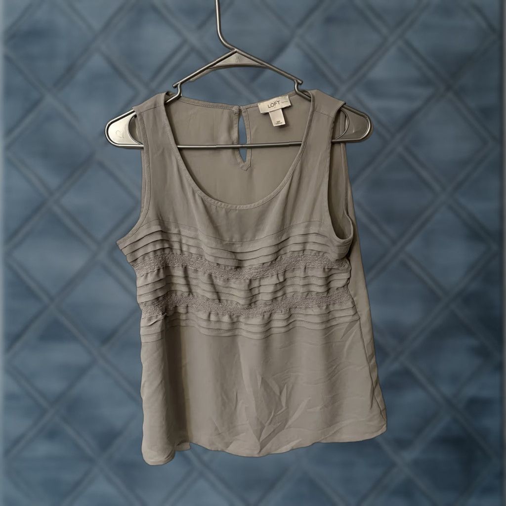 Loft VINTAGE Loft Womens Tank Top MP Gray Ruffle Lace Detailing Pre-Owned Condition Used Size M / US 6-8 / IT 42-44 - 1 Thumbnail