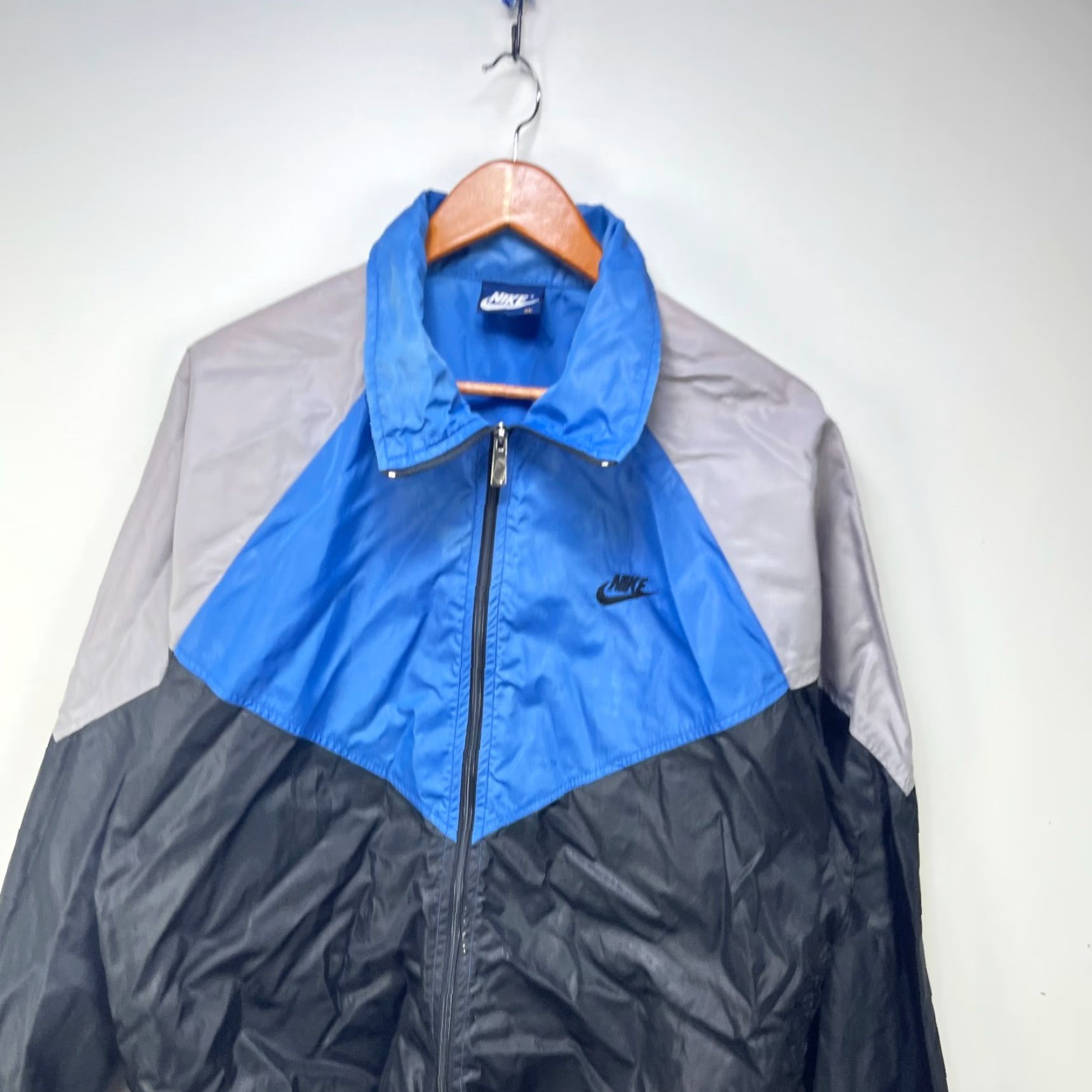 Nike VINTAGE Nike Swoosh Windbreaker Jacket XL Red Men's Large Windbreaker 80s 90s Size US XL / EU 56 / 4 - 2 Thumbnail