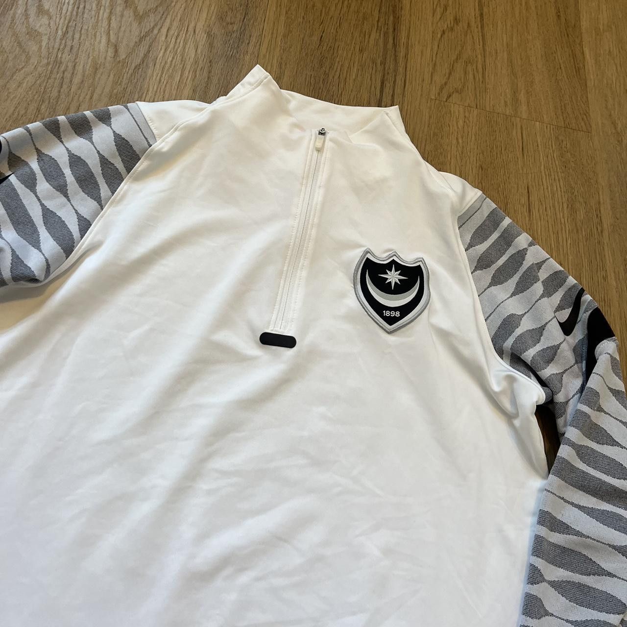 Nike Portsmouth White and grey Nike Dri-Fit Football Drill rap Size US M / EU 48-50 / 2 - 3 Thumbnail