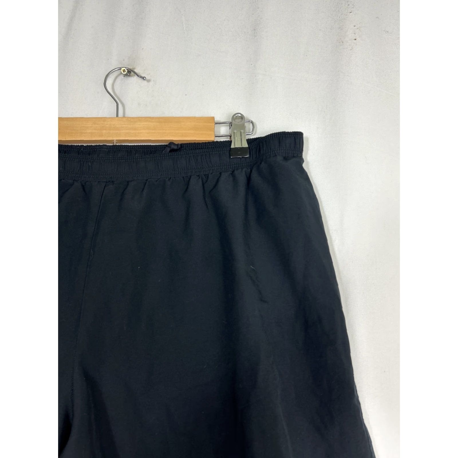 Mountain Hardwear Mountain Hardwear Shorts Mens XL Black Lined Performance Sport Track Vented Mens Size US 36 / EU 52 - 4 Thumbnail