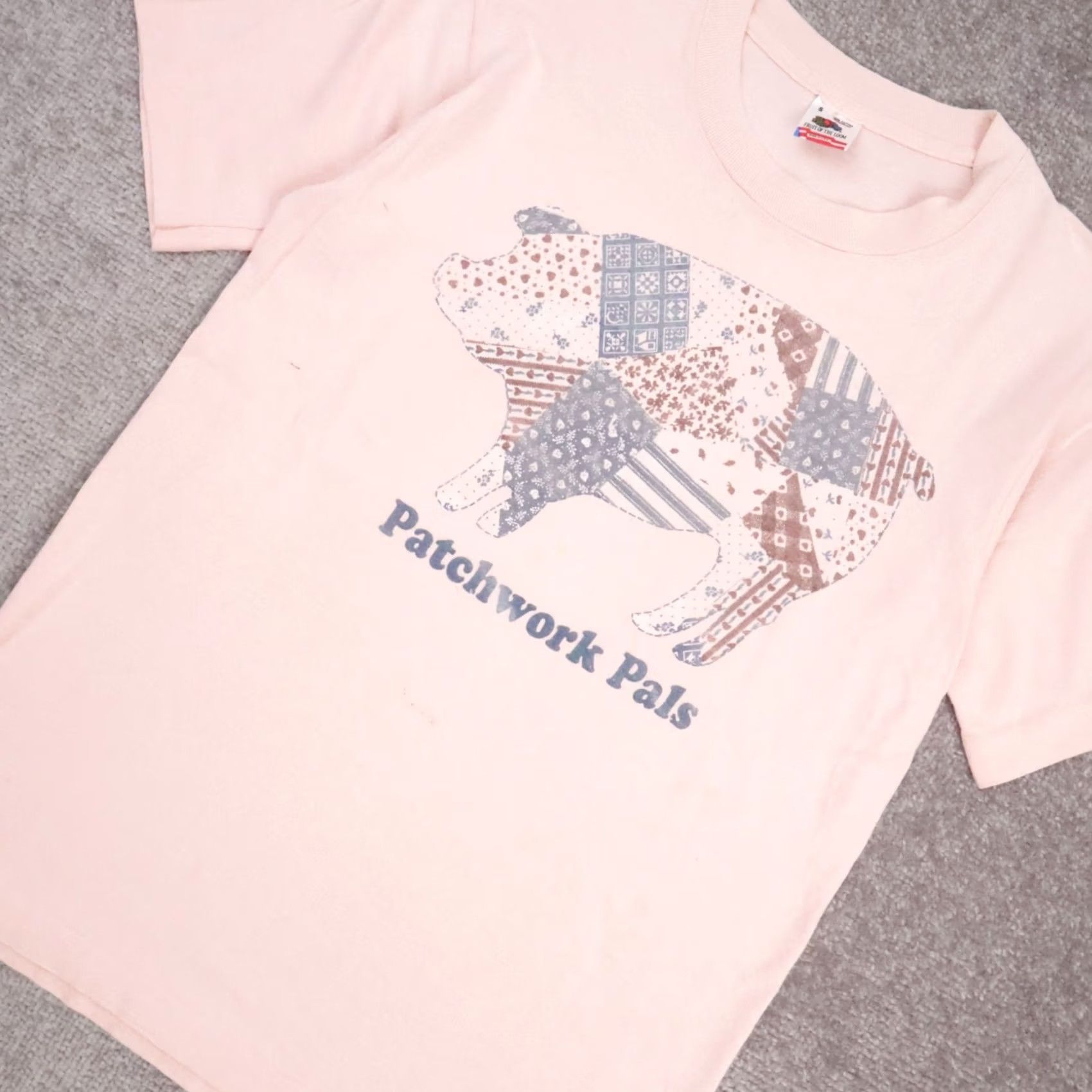 Vintage VINTAGE 90s Patchwork Pals Pig Made in USA Small Pink Short Sleeve T-Shirt Mens Shirt Size US S / EU 44-46 / 1 - 6 Thumbnail