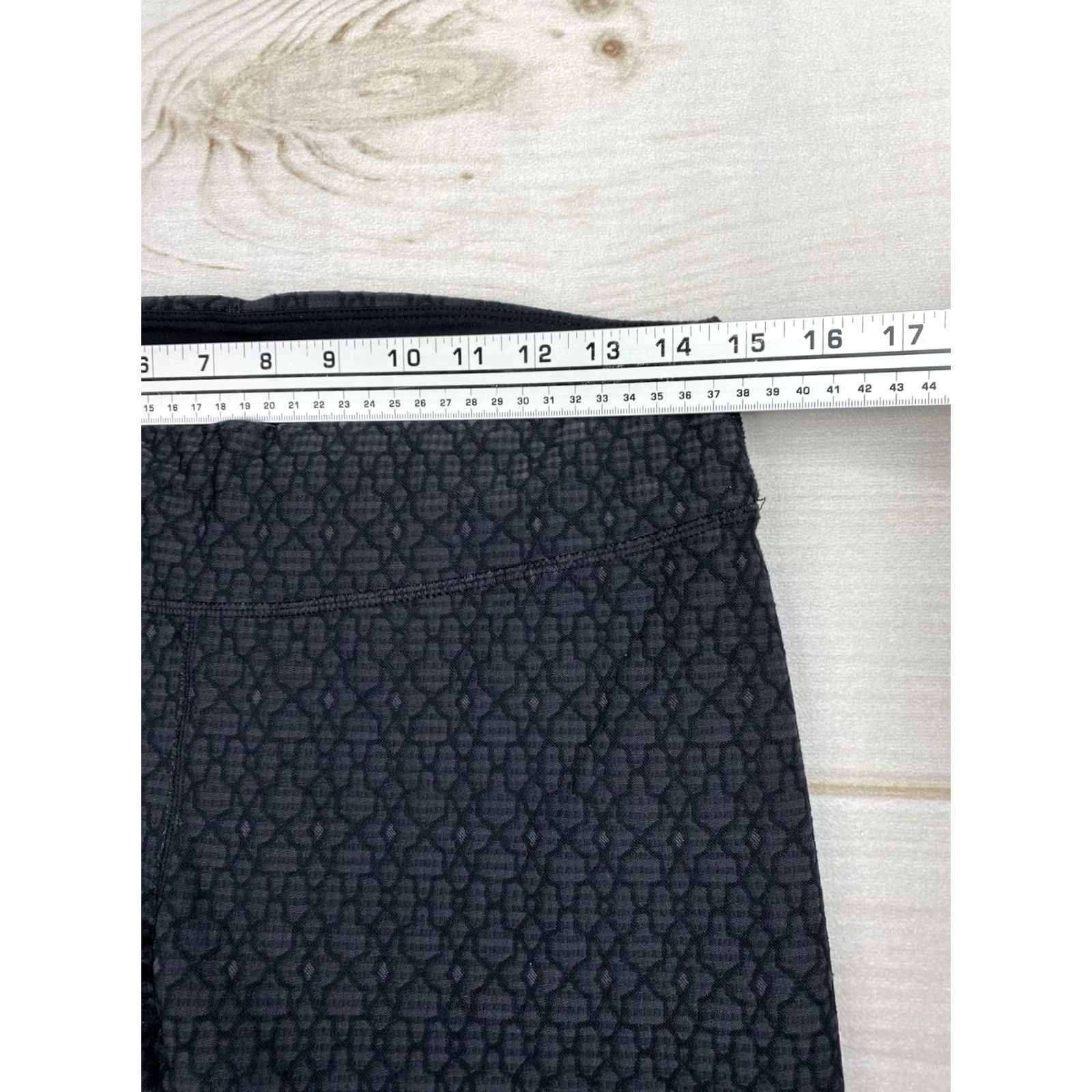 Prana prAna Leggings Womens L Black Printed Low Rise Athleisure Yoga Pilates Activewear Geometric Ruched Leg Size 36" / US 14 / IT 50 - 3 Thumbnail