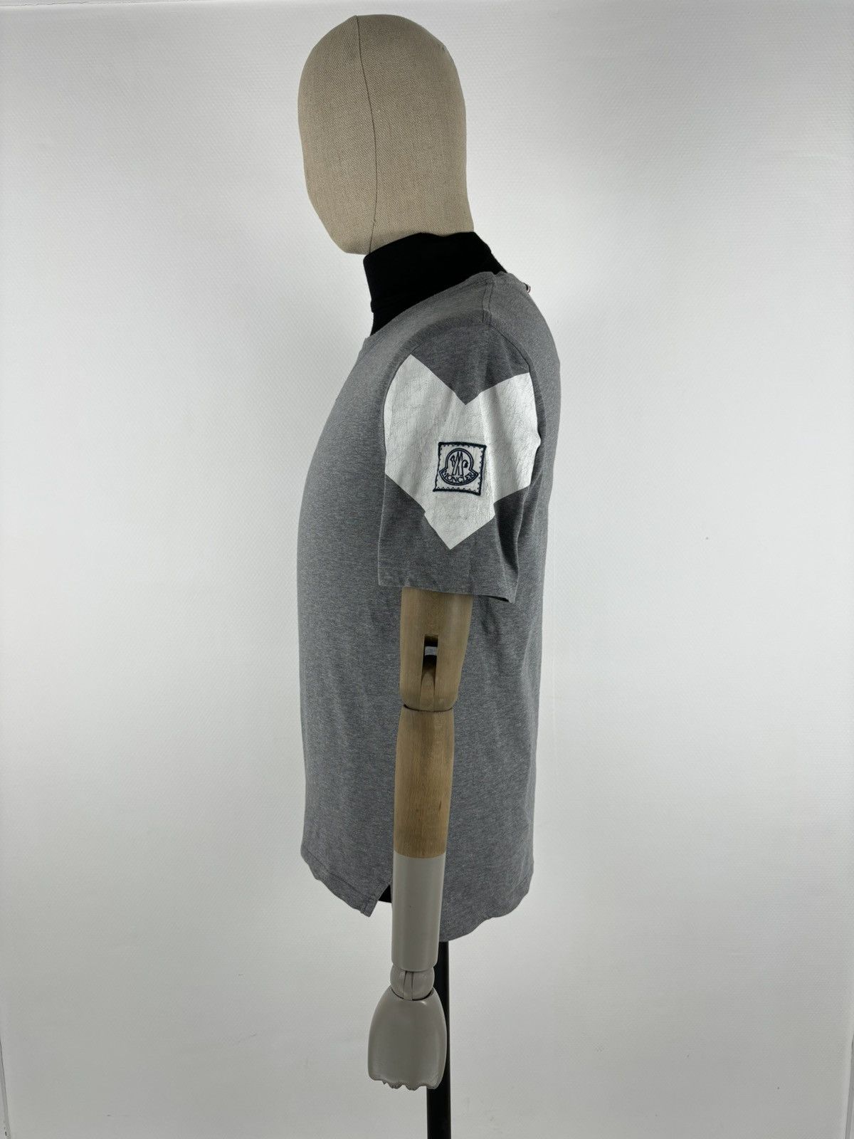 Moncler Gamme Bleu THOM BROWNE GAMME BLEU MAGLIA Big Patch Gray Italy Short Sleeve T-Shirt Size US M / EU 48-50 / 2 - 8 Thumbnail
